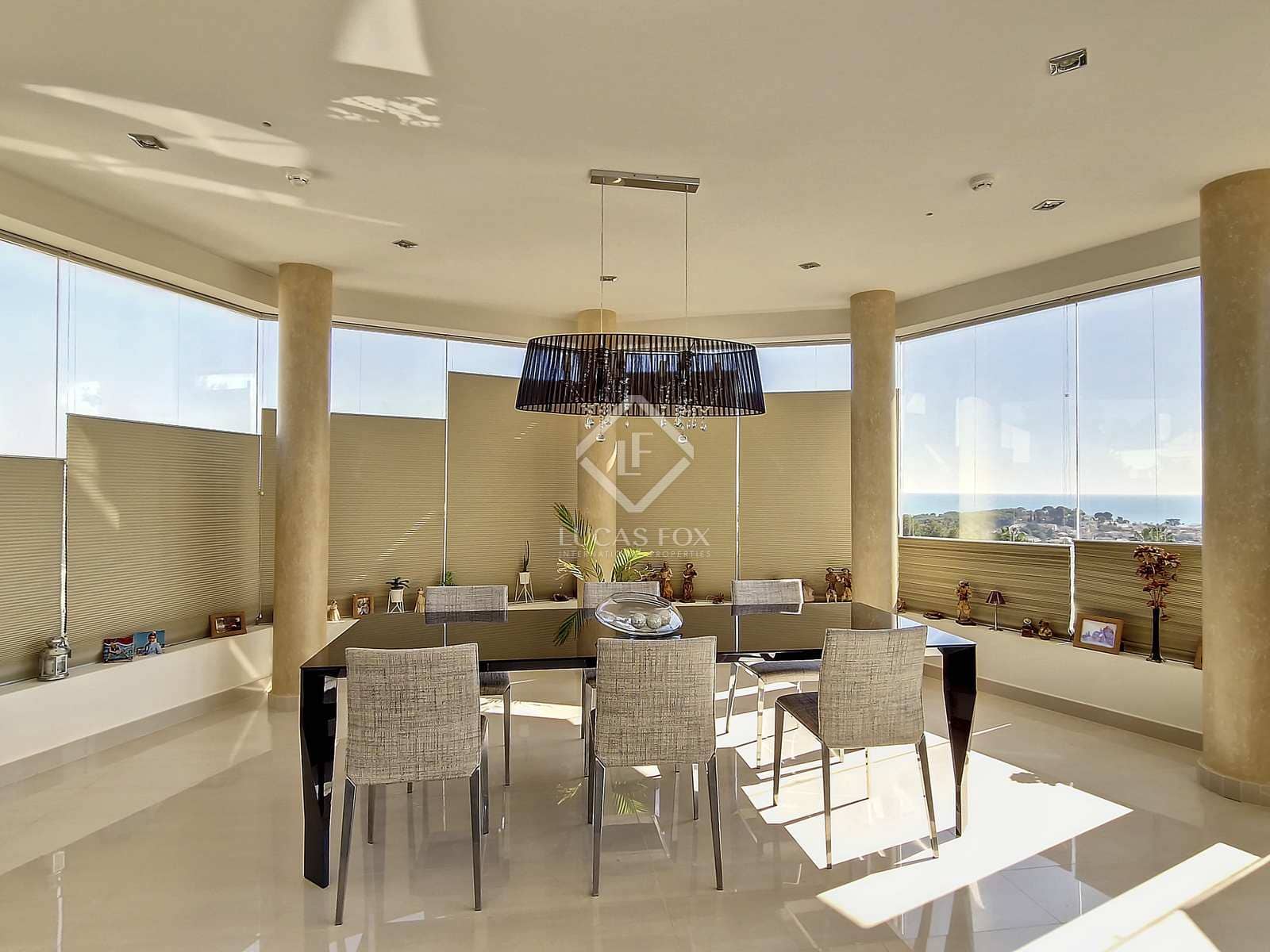 5 soveværelse Villa til salg i Cunit med swimmingpool garage - € 1.580.000 (Ref: 7897298)