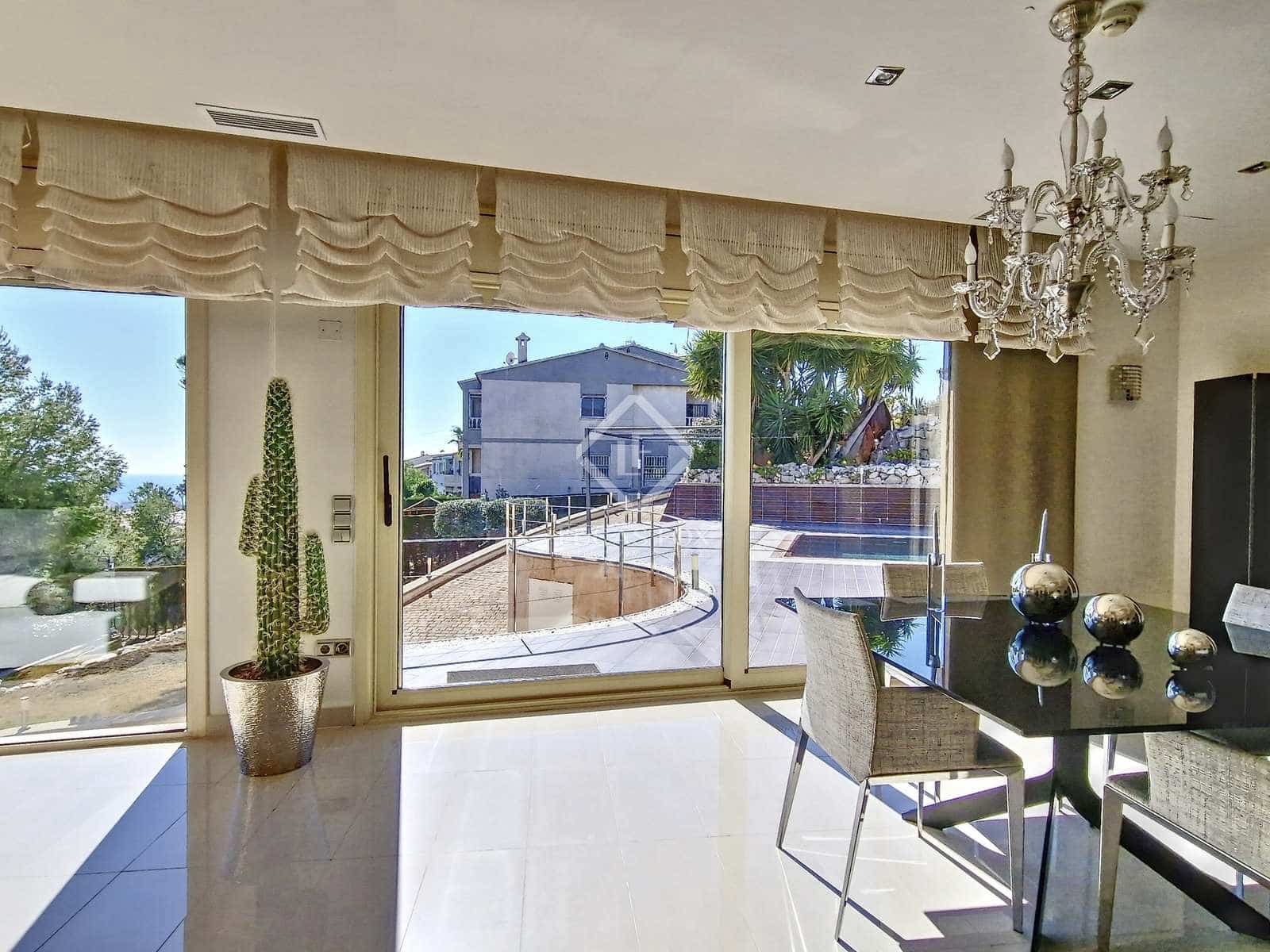 5 soveværelse Villa til salg i Cunit med swimmingpool garage - € 1.580.000 (Ref: 7897298)