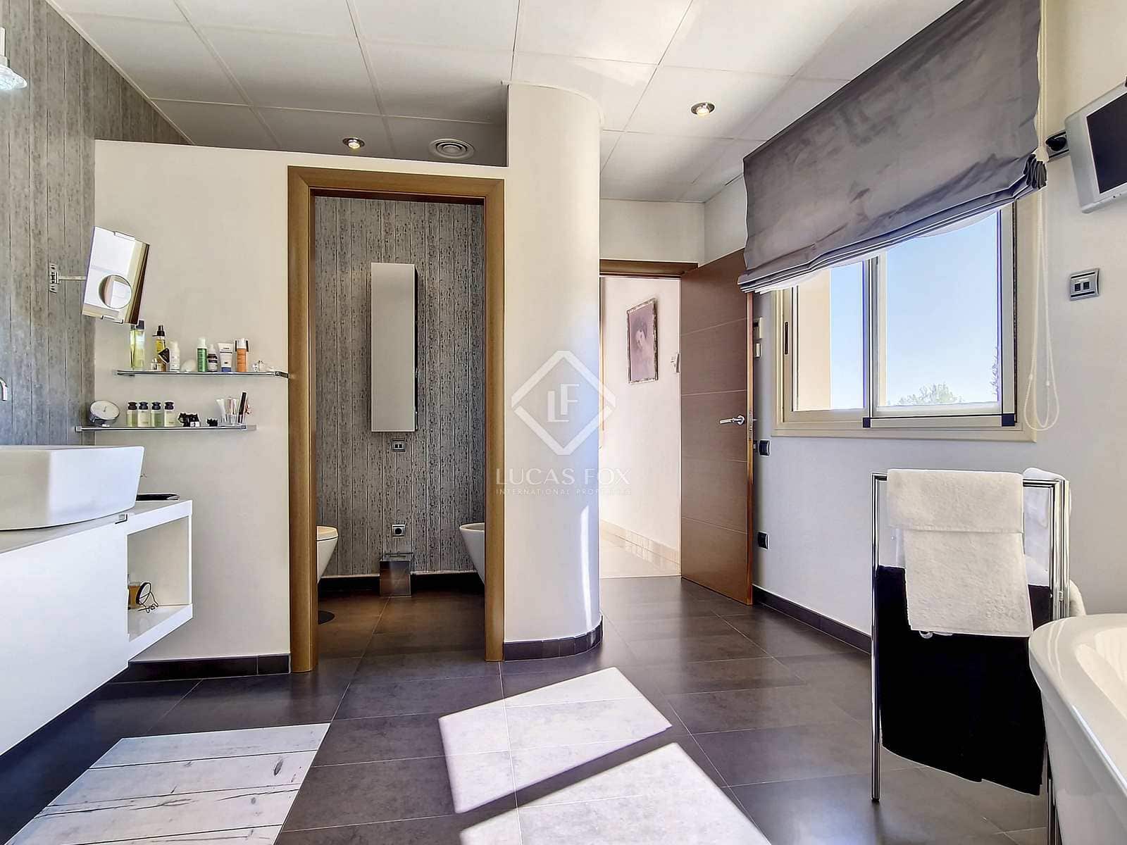 5 soveværelse Villa til salg i Cunit med swimmingpool garage - € 1.580.000 (Ref: 7897298)