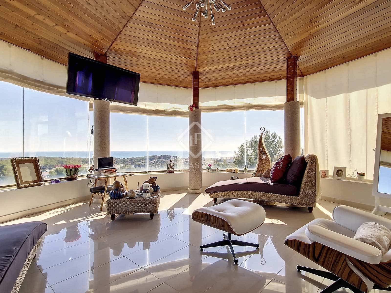 5 soveværelse Villa til salg i Cunit med swimmingpool garage - € 1.580.000 (Ref: 7897298)