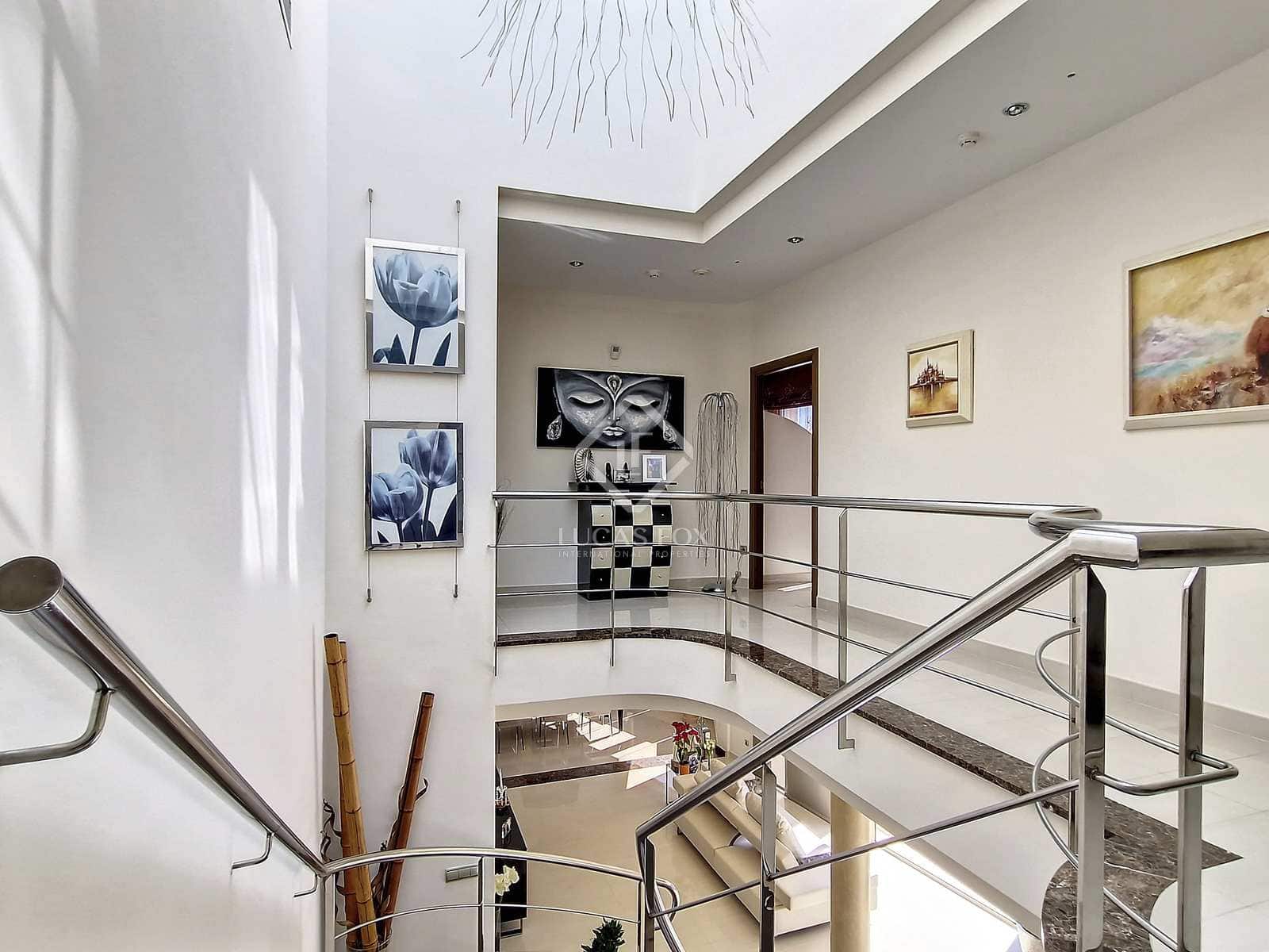 5 soveværelse Villa til salg i Cunit med swimmingpool garage - € 1.580.000 (Ref: 7897298)