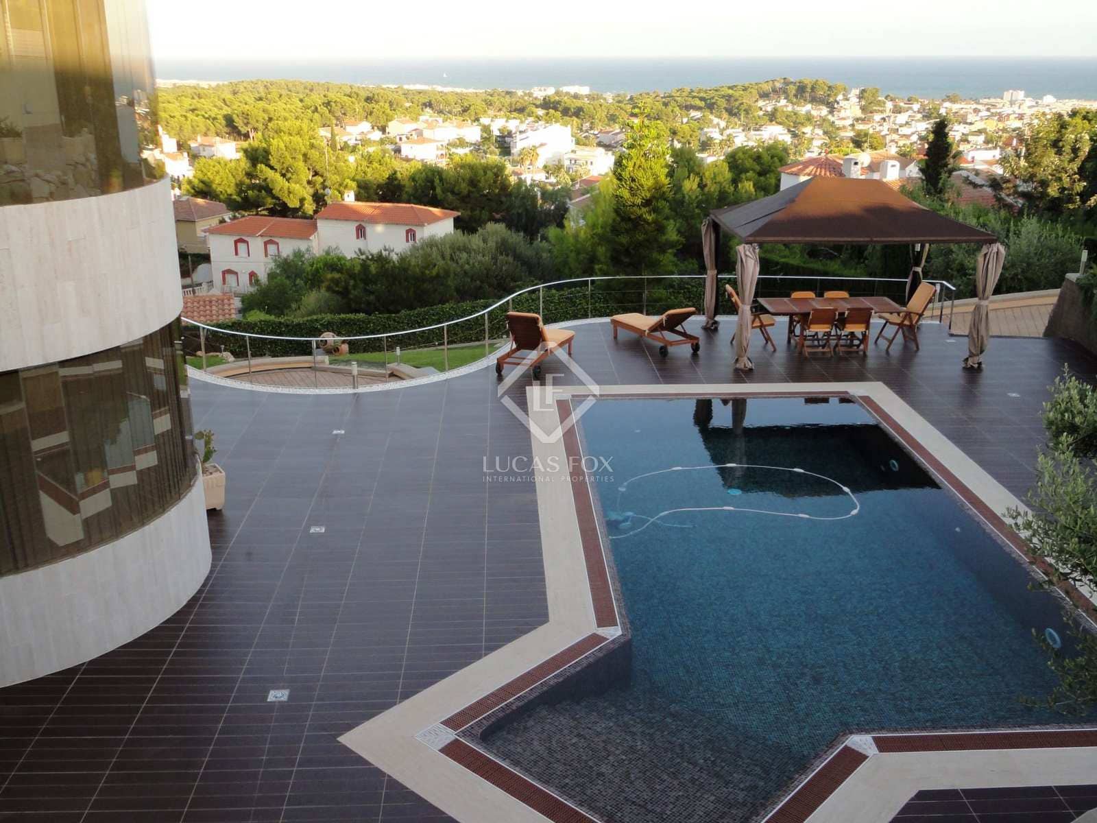 5 soveværelse Villa til salg i Cunit med swimmingpool garage - € 1.580.000 (Ref: 7897298)