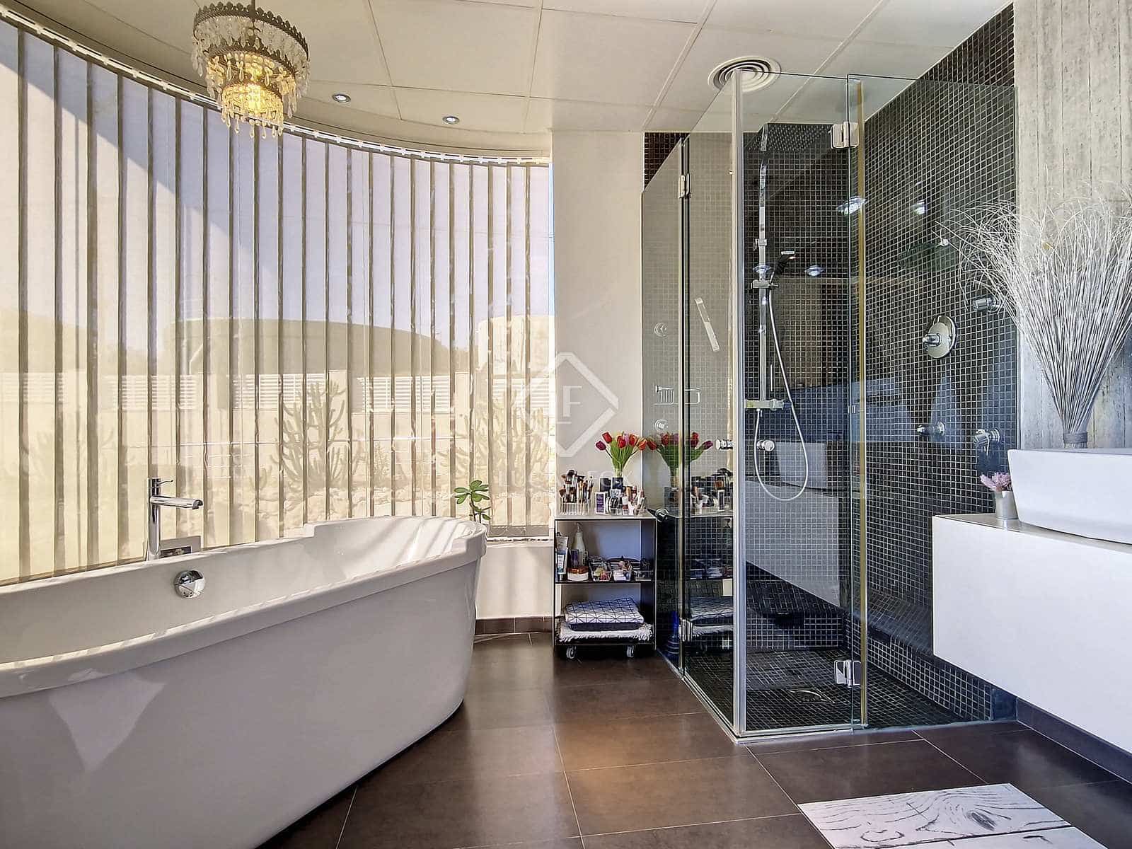 5 soveværelse Villa til salg i Cunit med swimmingpool garage - € 1.580.000 (Ref: 7897298)