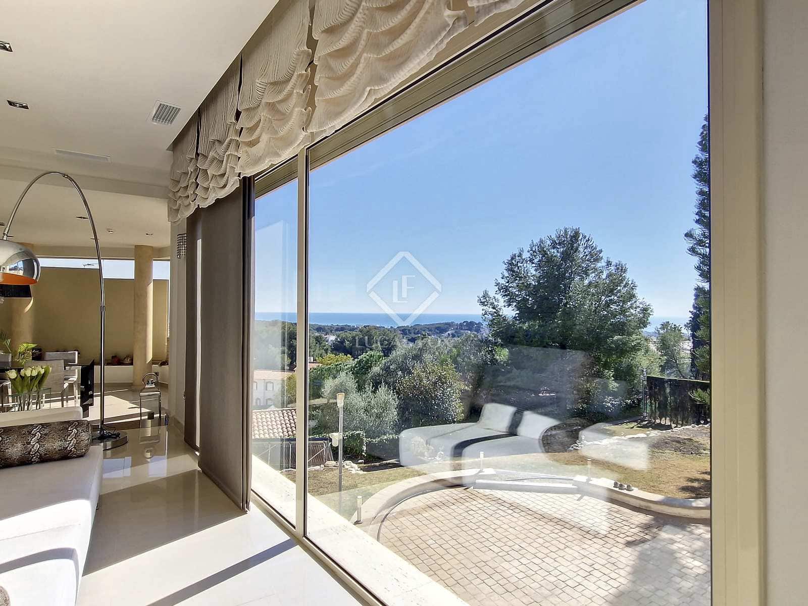 5 soveværelse Villa til salg i Cunit med swimmingpool garage - € 1.580.000 (Ref: 7897298)