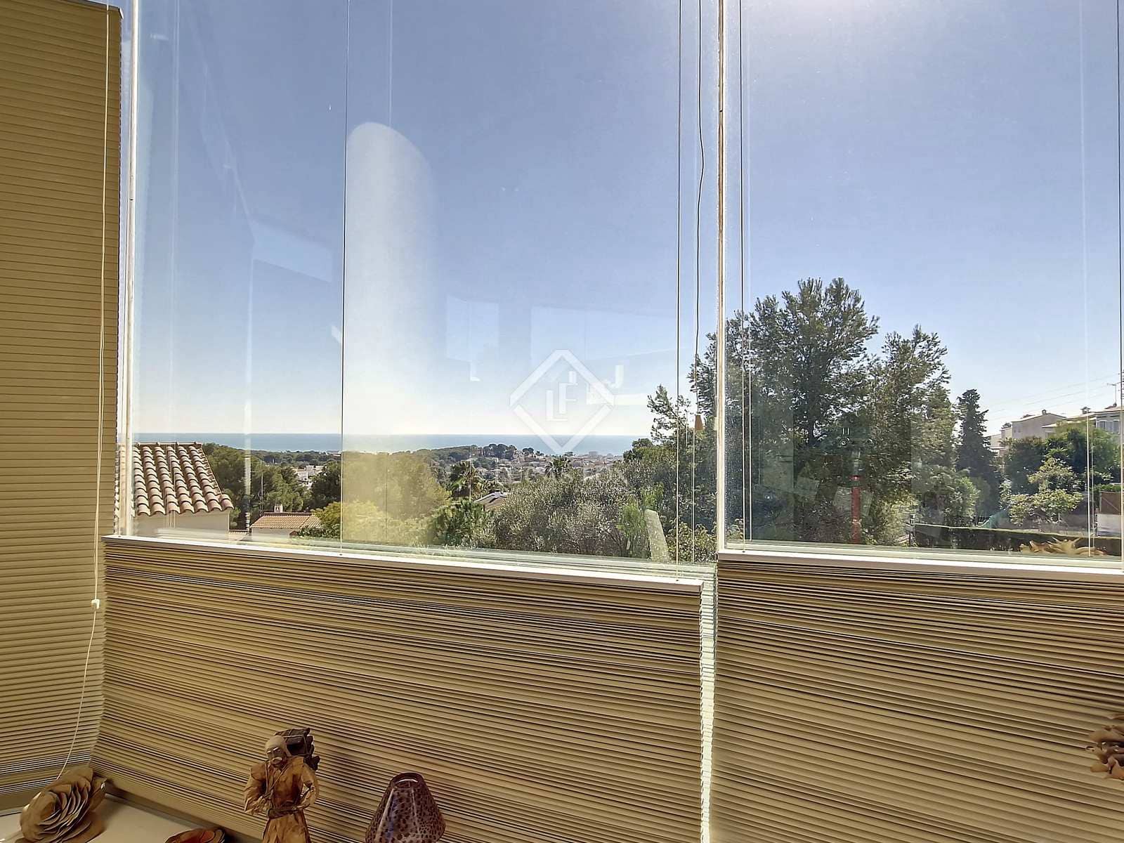 5 soveværelse Villa til salg i Cunit med swimmingpool garage - € 1.580.000 (Ref: 7897298)