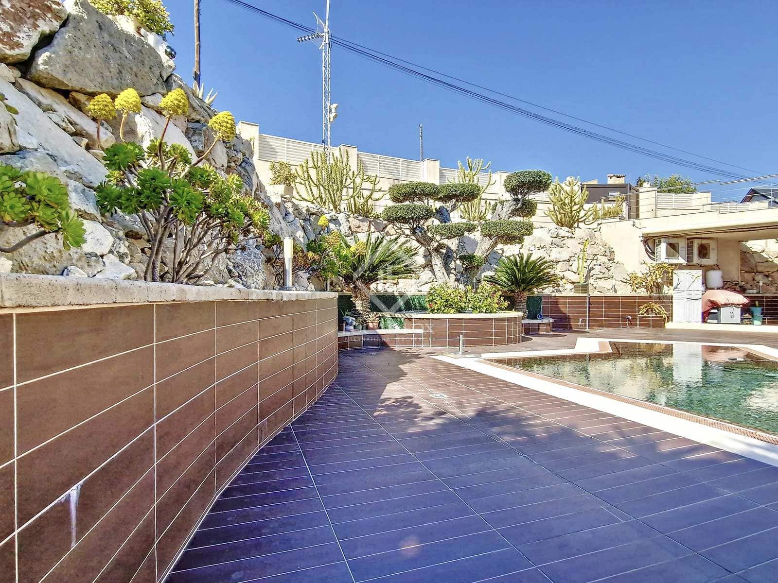 5 soveværelse Villa til salg i Cunit med swimmingpool garage - € 1.580.000 (Ref: 7897298)