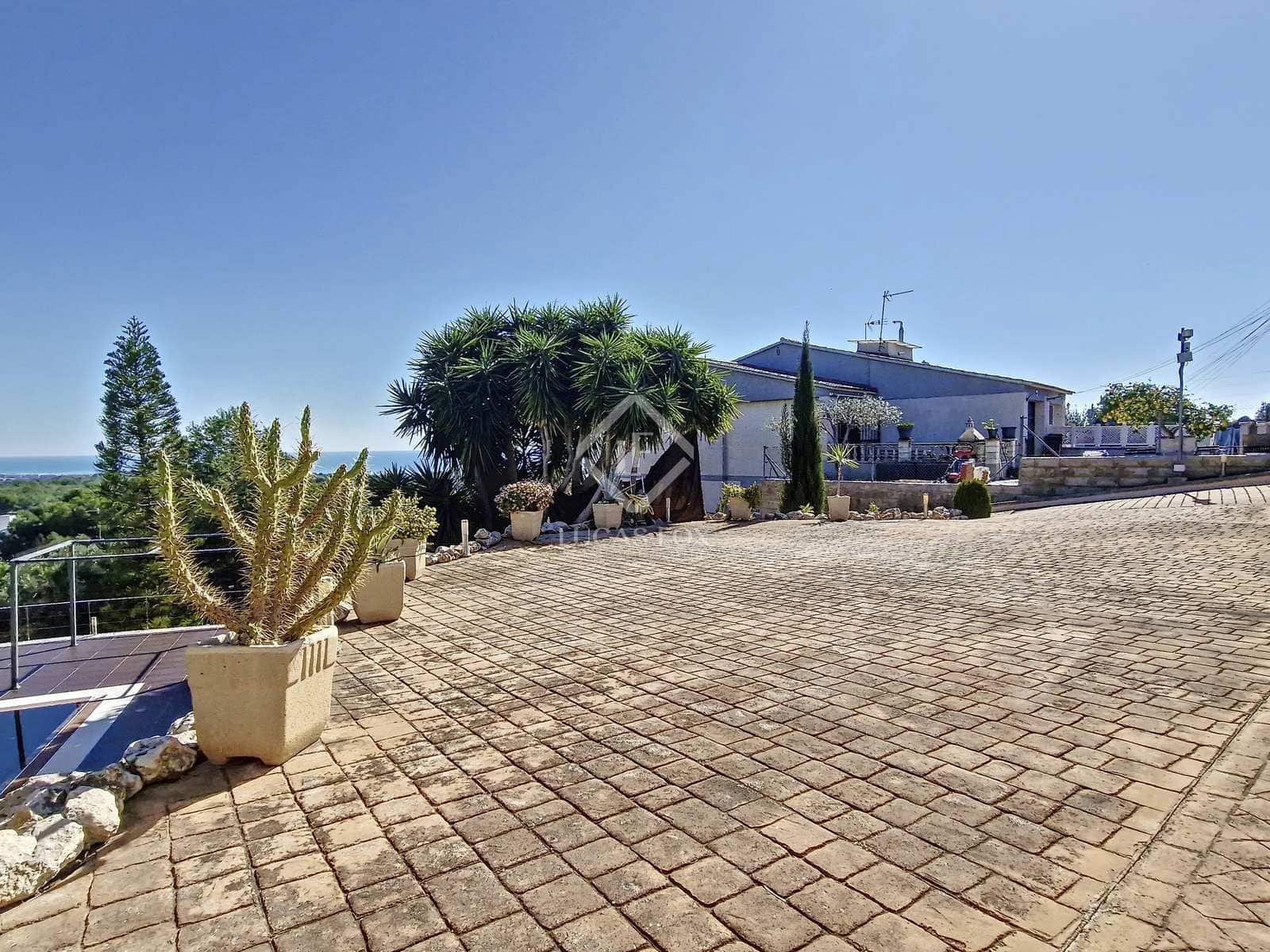 5 soveværelse Villa til salg i Cunit med swimmingpool garage - € 1.580.000 (Ref: 7897298)