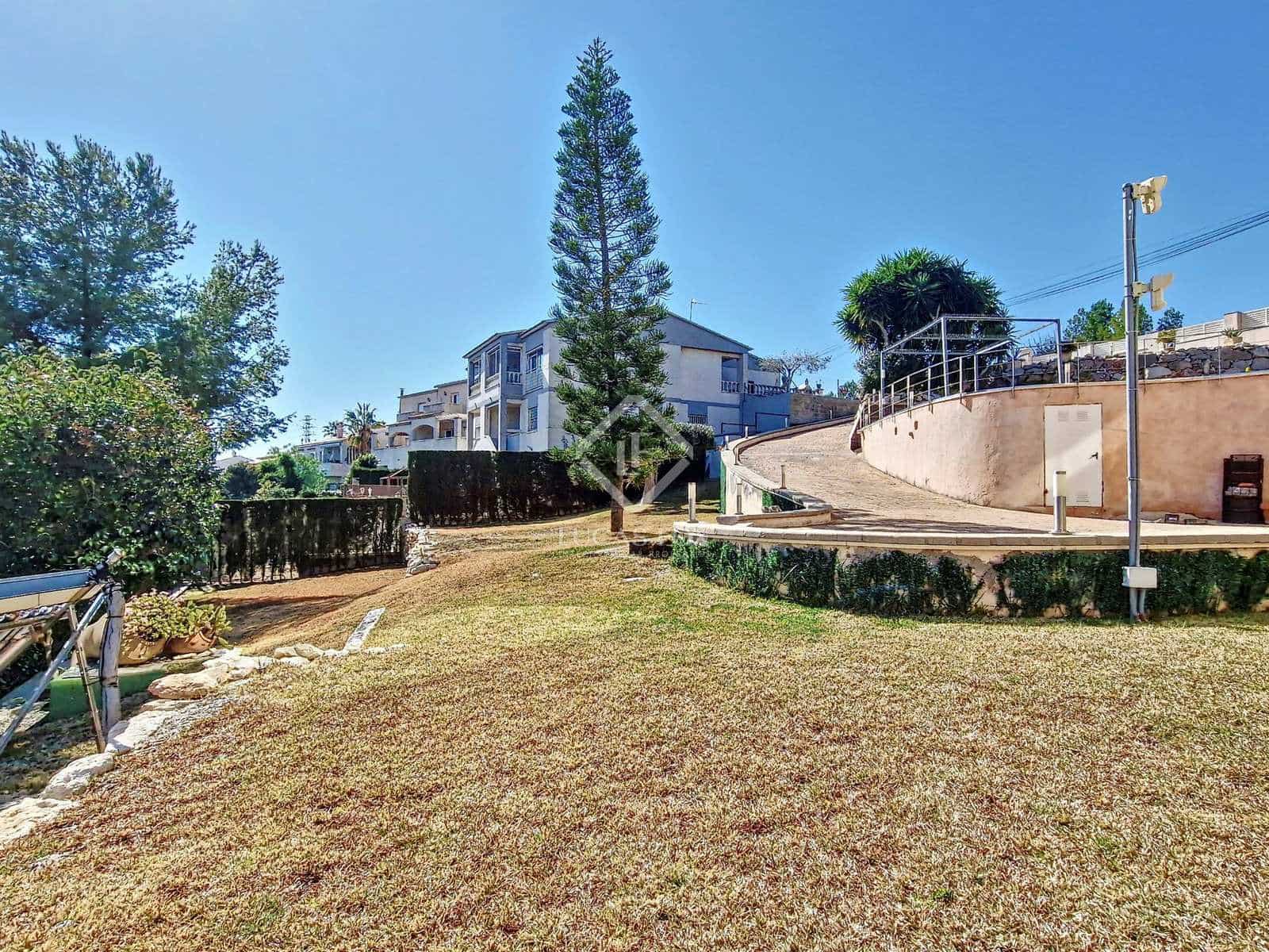 5 soveværelse Villa til salg i Cunit med swimmingpool garage - € 1.580.000 (Ref: 7897298)