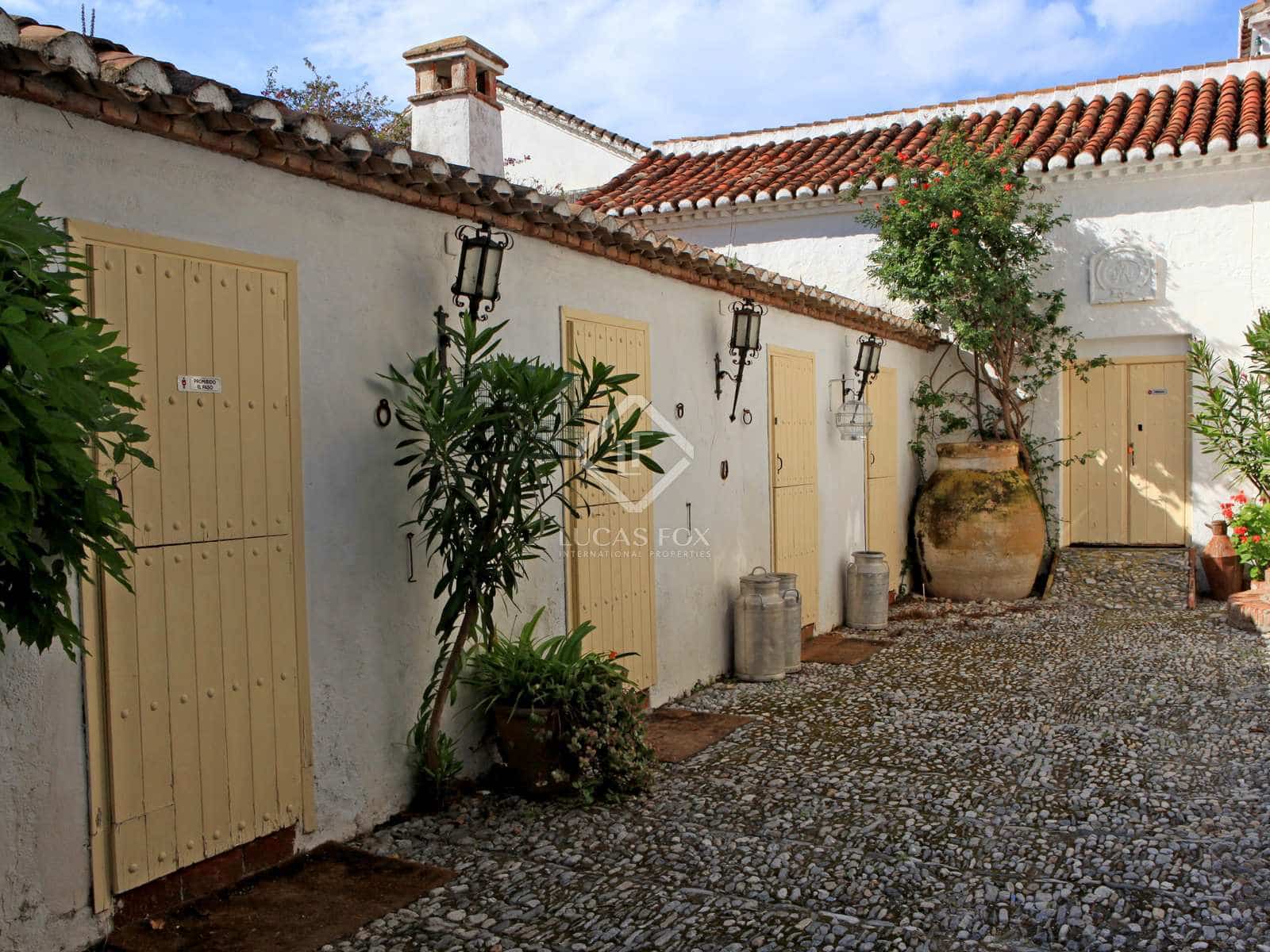 14 soverom Finca/Herregård til salgs i Otivar med svømmebasseng garasje - € 3 495 000 (Ref: 7898697)