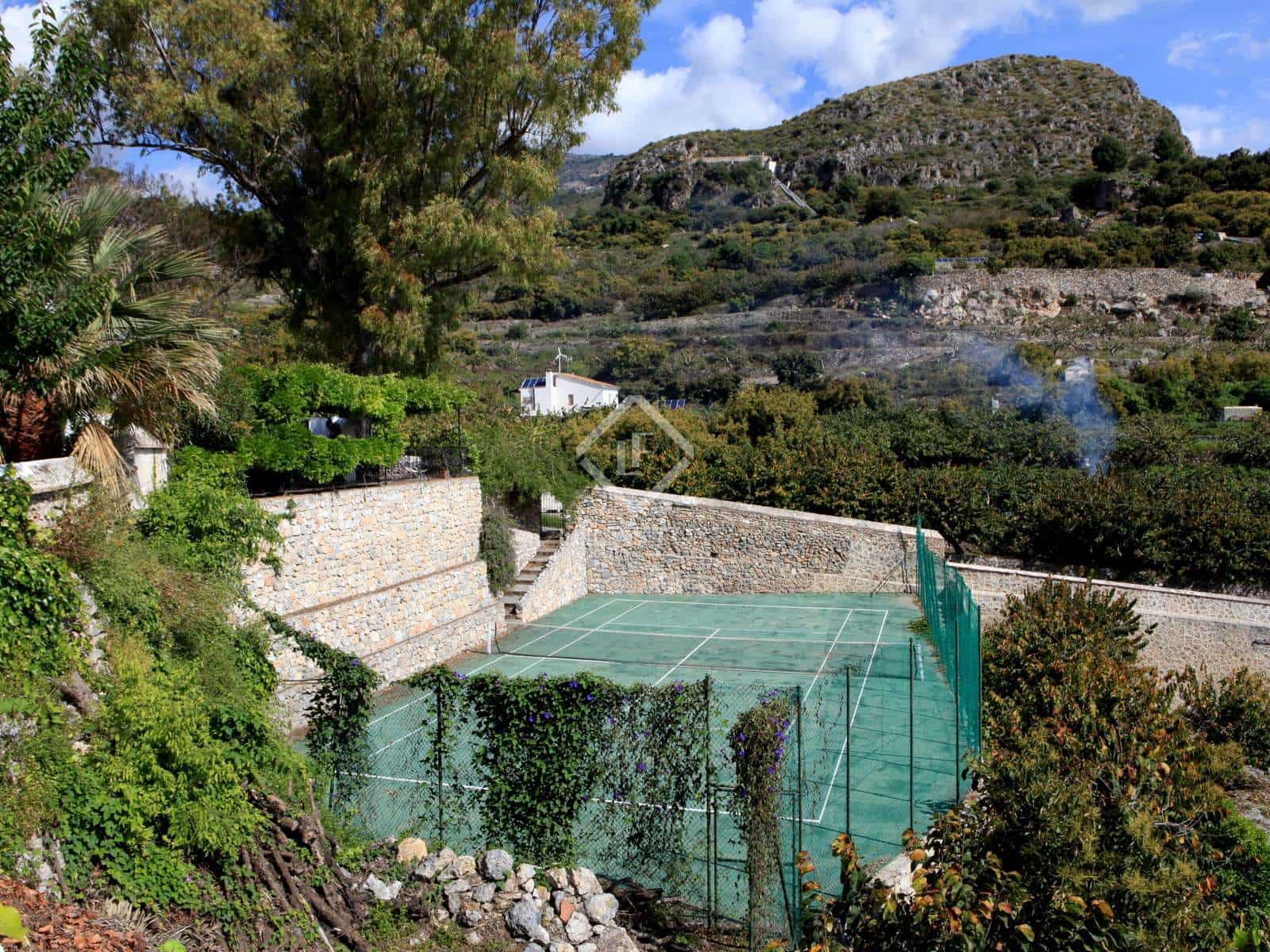 14 soverom Finca/Herregård til salgs i Otivar med svømmebasseng garasje - € 3 495 000 (Ref: 7898697)