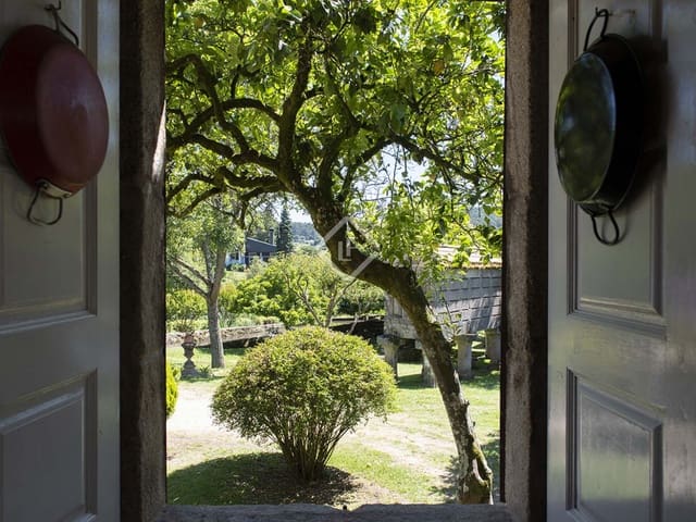 9 bedroom Finca/Country House for sale in Marcón, Pontevedra city with garage - € 1,500,000 (Ref: 7898700)