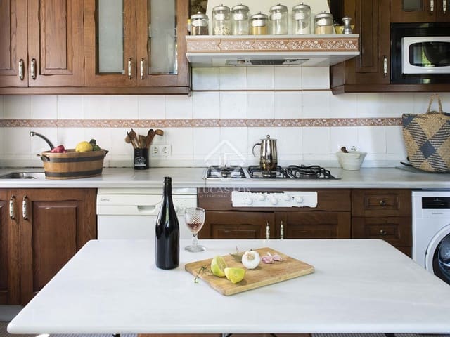 9 bedroom Finca/Country House for sale in Marcón, Pontevedra city with garage - € 1,500,000 (Ref: 7898700)