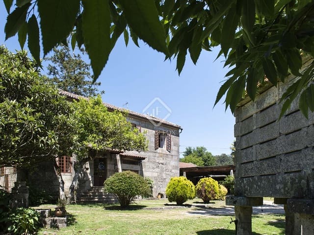 9 bedroom Finca/Country House for sale in Marcón, Pontevedra city with garage - € 1,500,000 (Ref: 7898700)