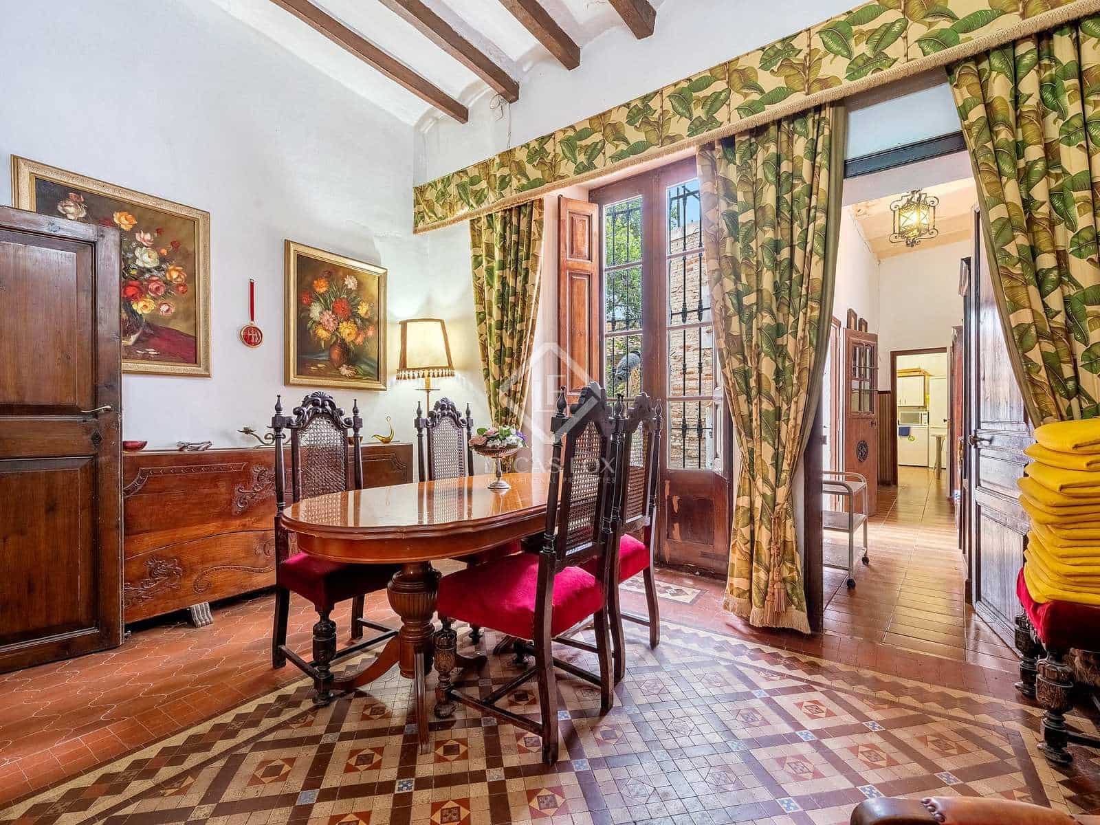 10 bedroom Villa for sale in Vinyols i els Arcs with garage - € 595,000 (Ref: 7898706)