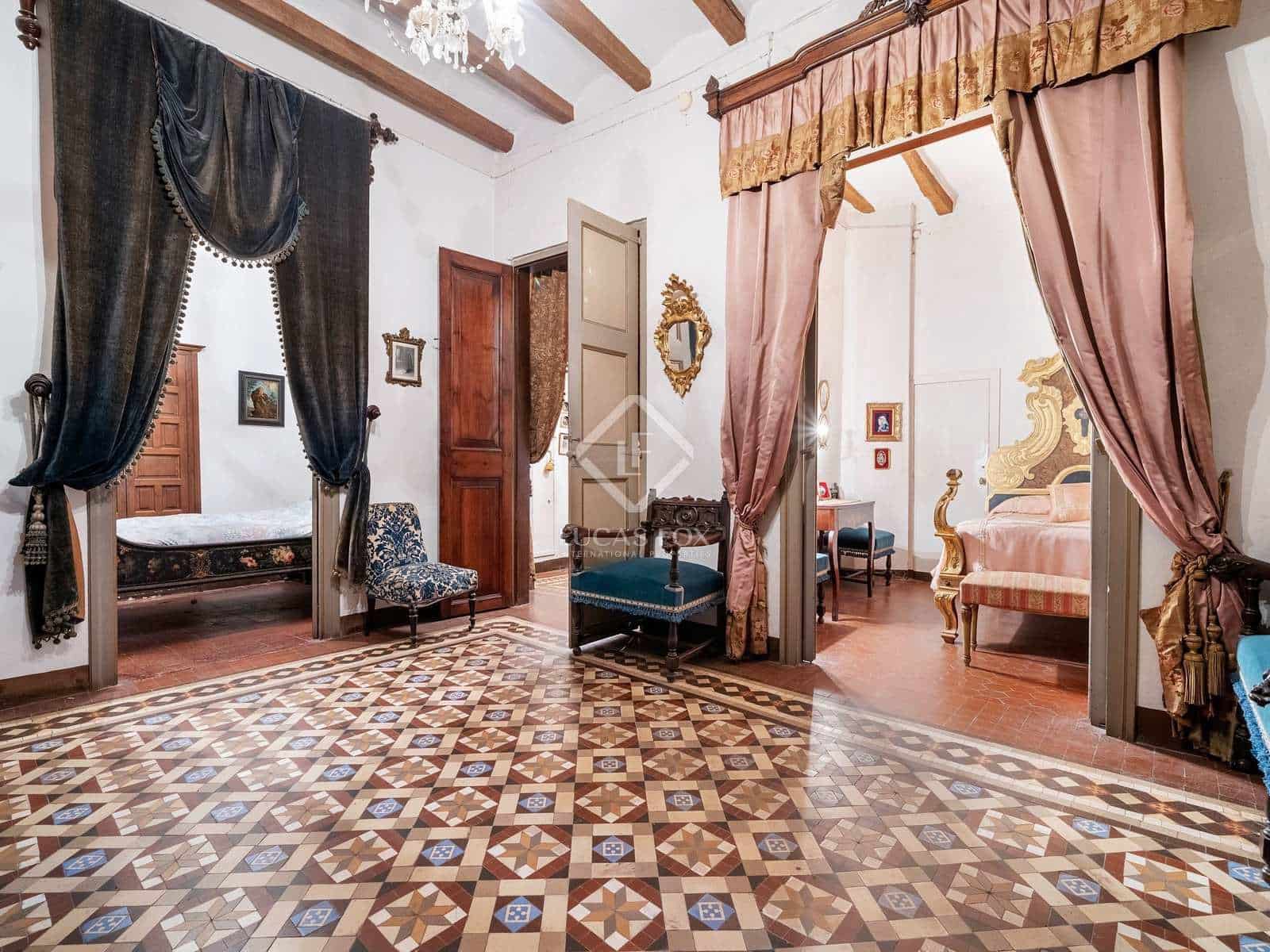 10 bedroom Villa for sale in Vinyols i els Arcs with garage - € 595,000 (Ref: 7898706)