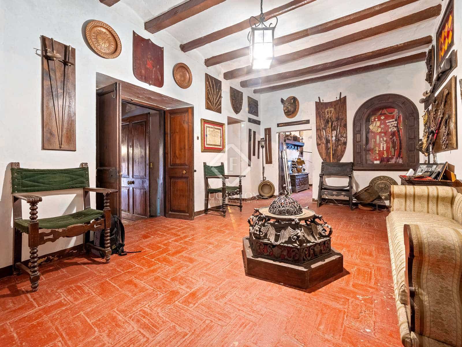 10 bedroom Villa for sale in Vinyols i els Arcs with garage - € 595,000 (Ref: 7898706)