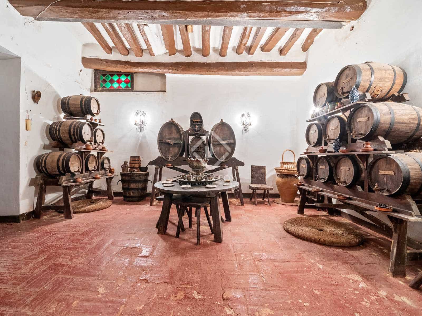 10 bedroom Villa for sale in Vinyols i els Arcs with garage - € 595,000 (Ref: 7898706)