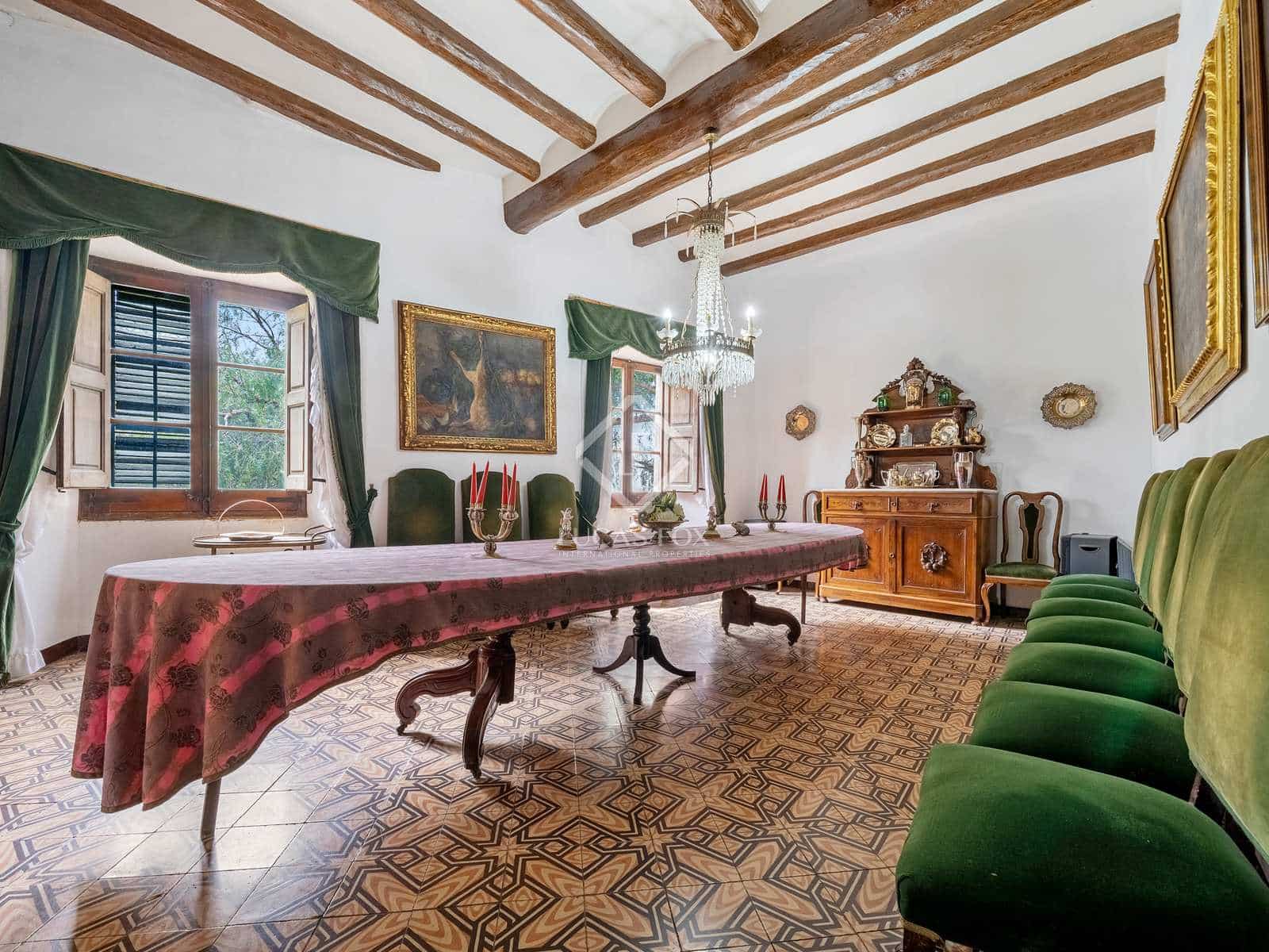 10 bedroom Villa for sale in Vinyols i els Arcs with garage - € 595,000 (Ref: 7898706)