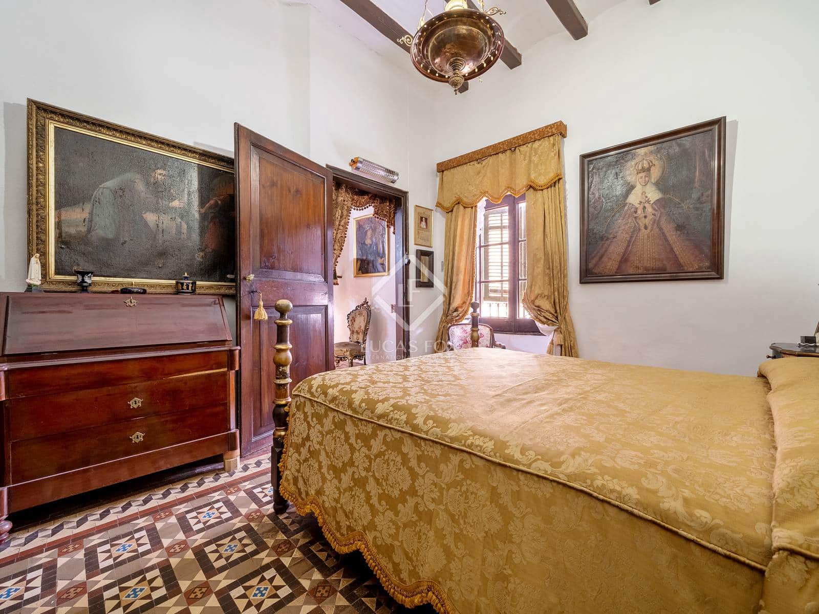 10 bedroom Villa for sale in Vinyols i els Arcs with garage - € 595,000 (Ref: 7898706)