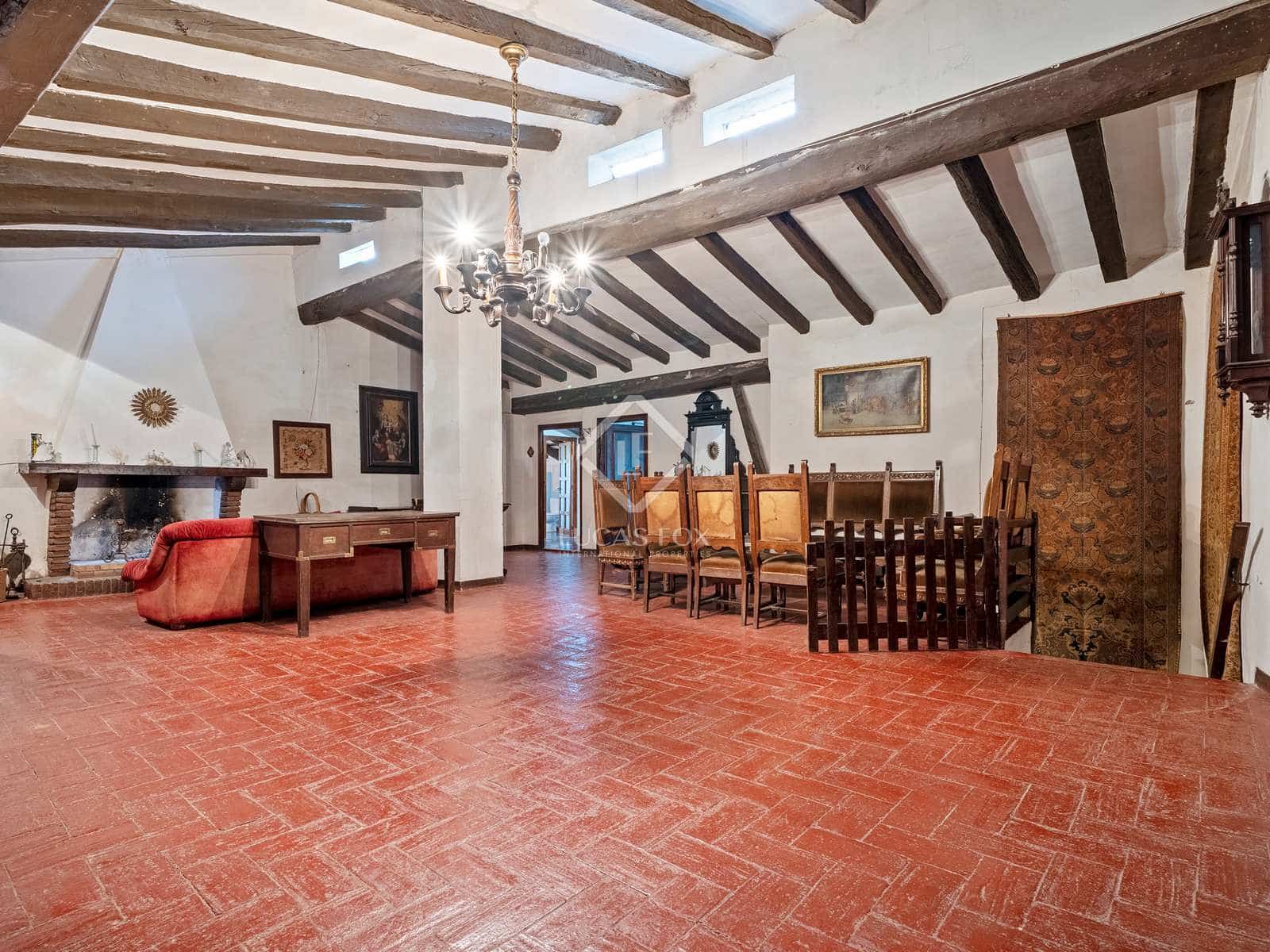 10 bedroom Villa for sale in Vinyols i els Arcs with garage - € 595,000 (Ref: 7898706)