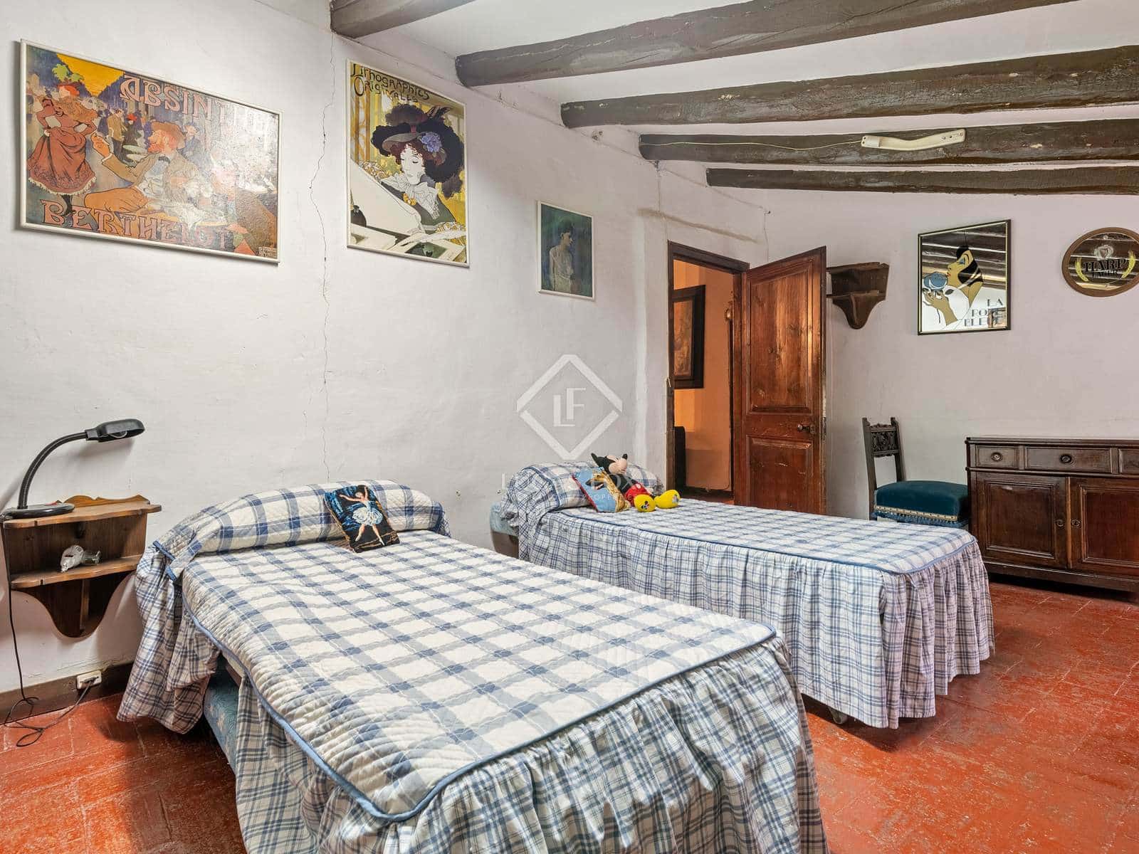 10 bedroom Villa for sale in Vinyols i els Arcs with garage - € 595,000 (Ref: 7898706)