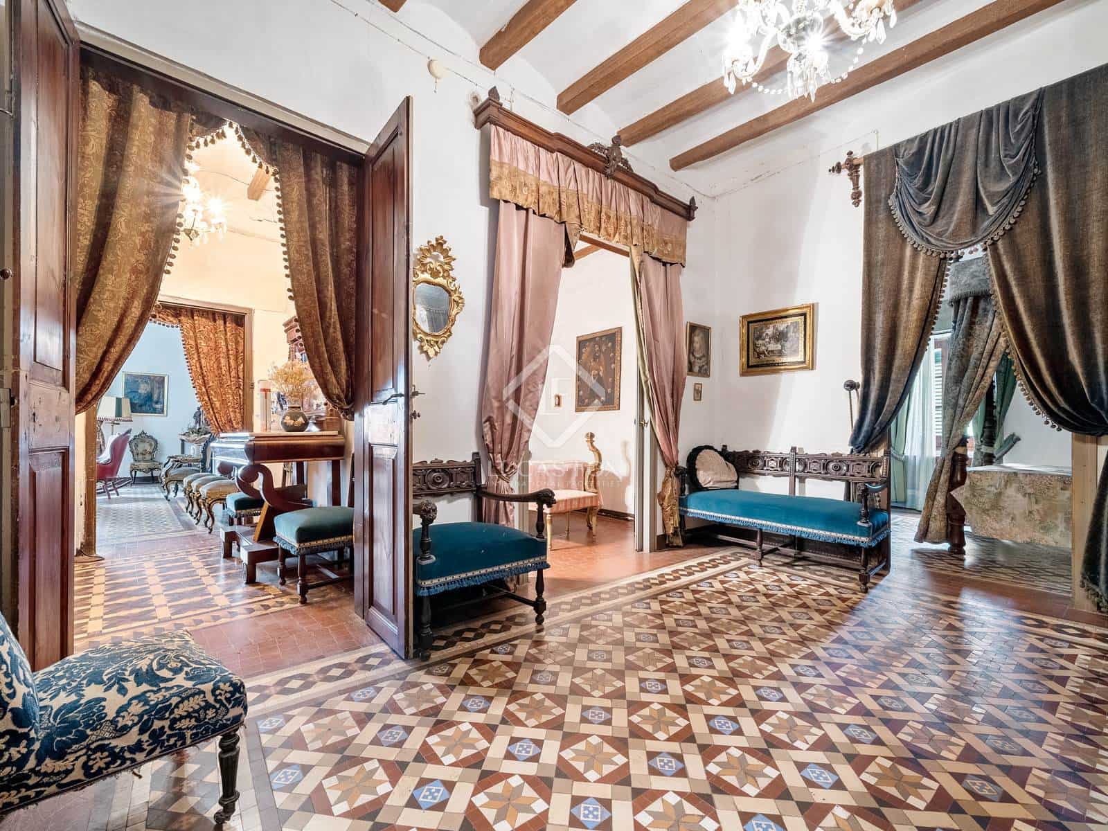 10 bedroom Villa for sale in Vinyols i els Arcs with garage - € 595,000 (Ref: 7898706)