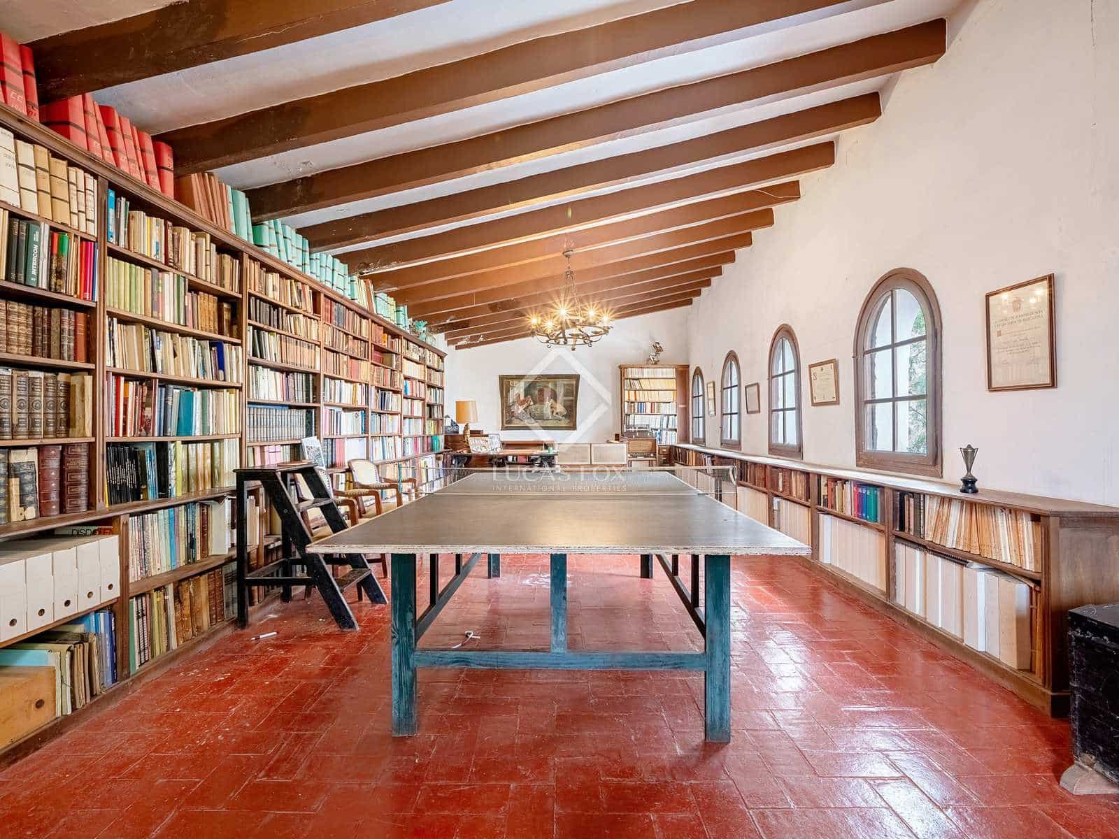 10 bedroom Villa for sale in Vinyols i els Arcs with garage - € 595,000 (Ref: 7898706)