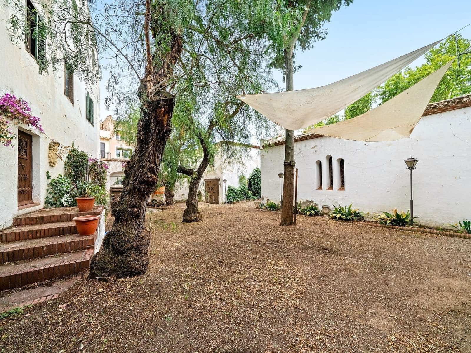 10 bedroom Villa for sale in Vinyols i els Arcs with garage - € 595,000 (Ref: 7898706)