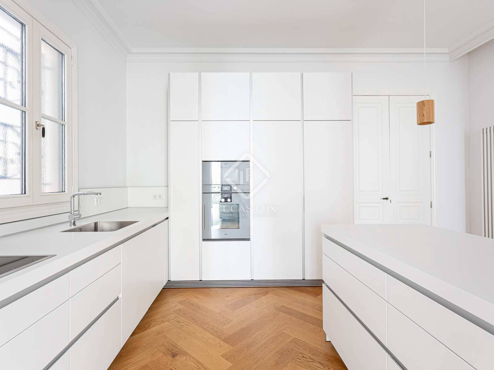 3 bedroom Apartment for rent in Barcelona city with pool - € 9,000 (Ref: 7898731)