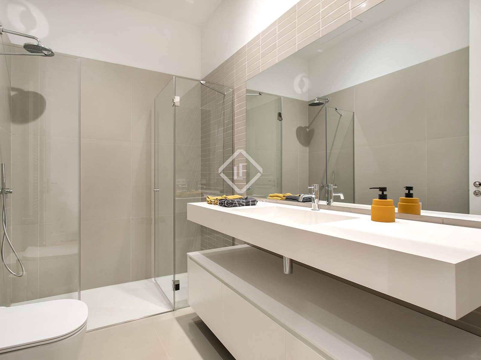 3 bedroom Apartment for rent in Barcelona city with pool - € 9,000 (Ref: 7898731)