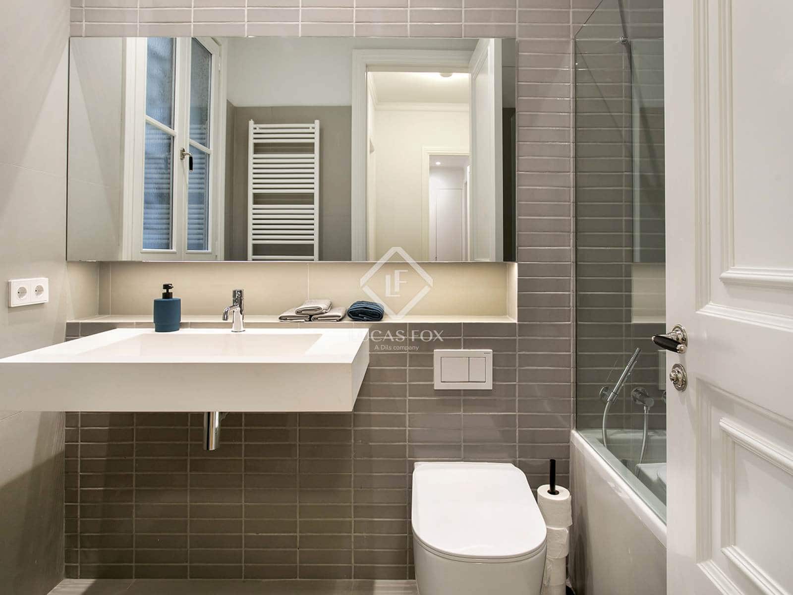 3 bedroom Apartment for rent in Barcelona city with pool - € 9,000 (Ref: 7898731)