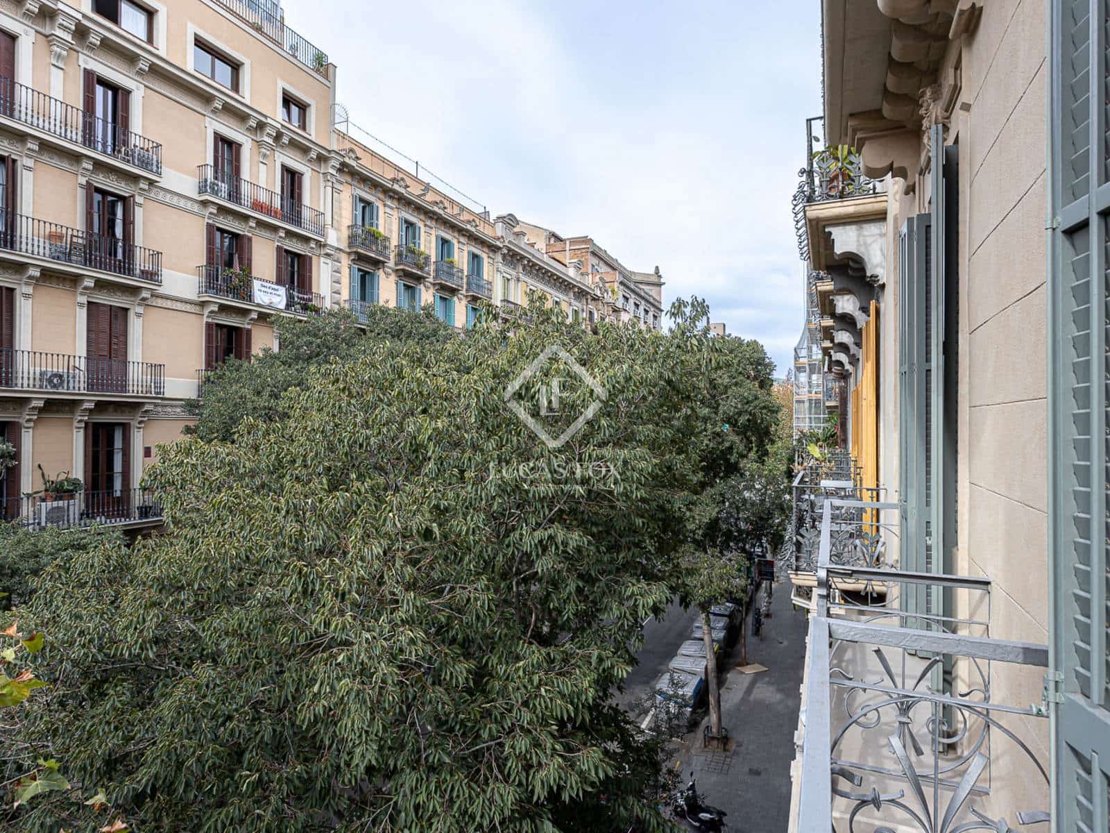 3 bedroom Apartment for rent in Barcelona city with pool - € 9,000 (Ref: 7898731)