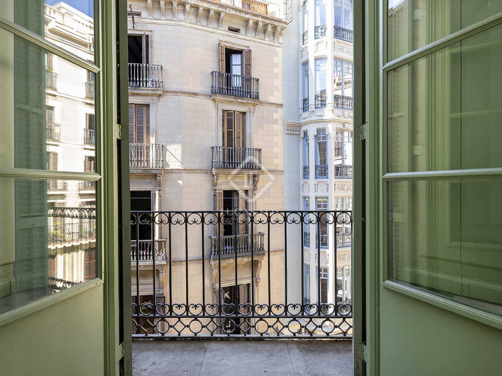 Appartement de 3 chambres à louer à Barcelone ville - 3 100 € (Ref: 7898733)