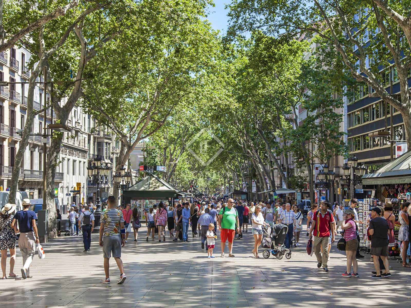 Appartement de 3 chambres à louer à Barcelone ville - 3 100 € (Ref: 7898733)