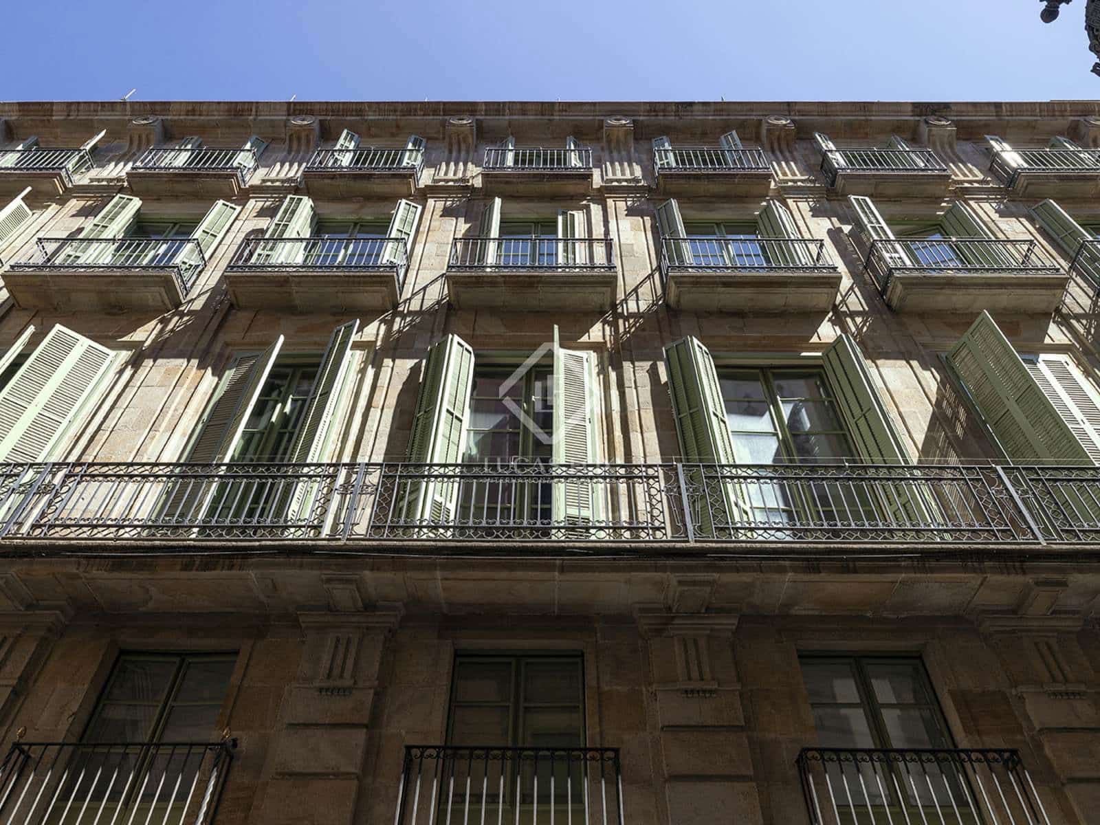Appartement de 3 chambres à louer à Barcelone ville - 3 100 € (Ref: 7898733)