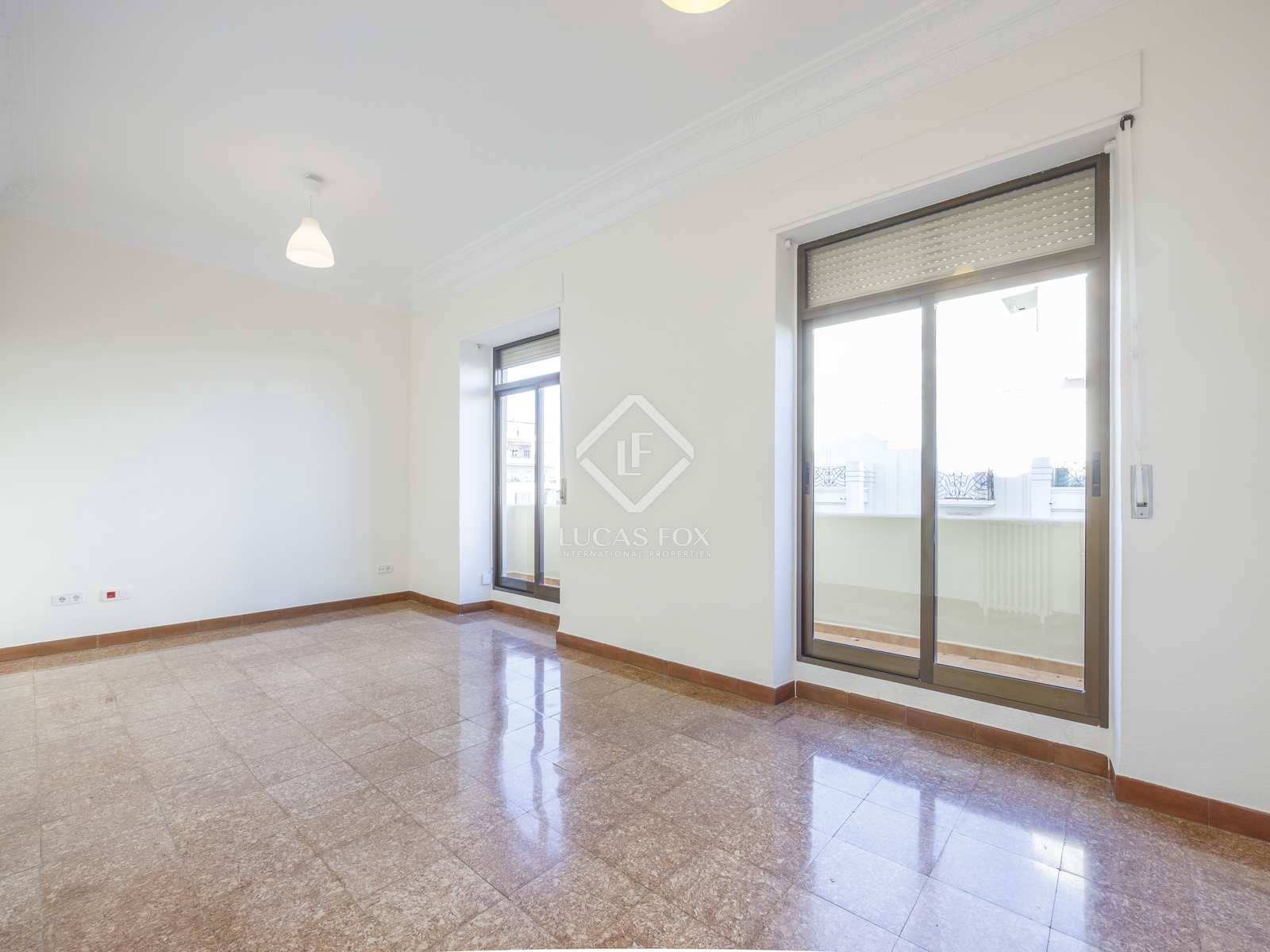 Appartement de 4 chambres à louer à Valence ville - 2 200 € (Ref: 7898758)
