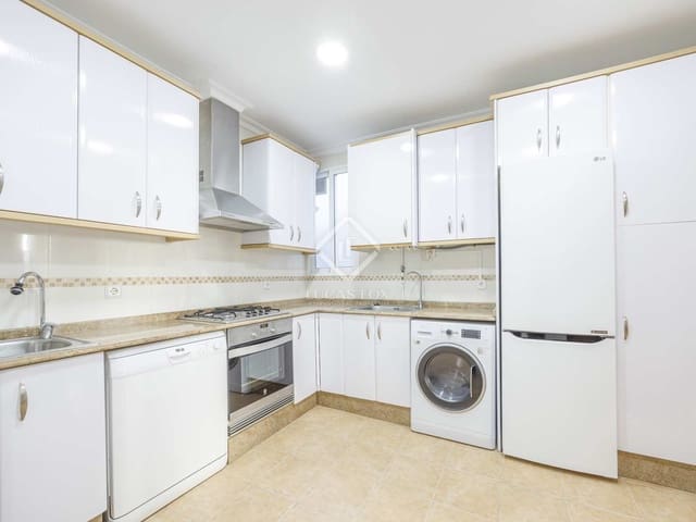4 makuuhuone Huoneisto vuokrattavana paikassa Valencia kaupunki - 2 200 € (Ref: 7898758)