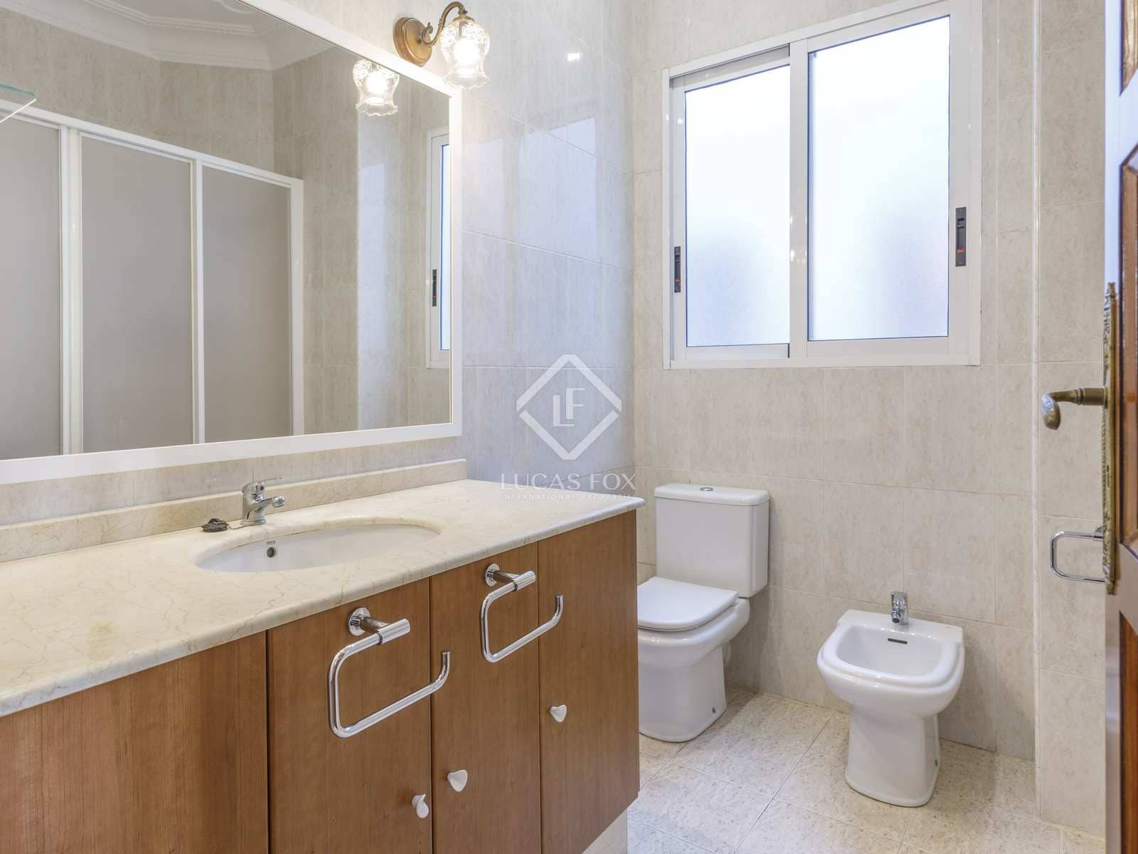 Appartement de 4 chambres à louer à Valence ville - 2 200 € (Ref: 7898758)