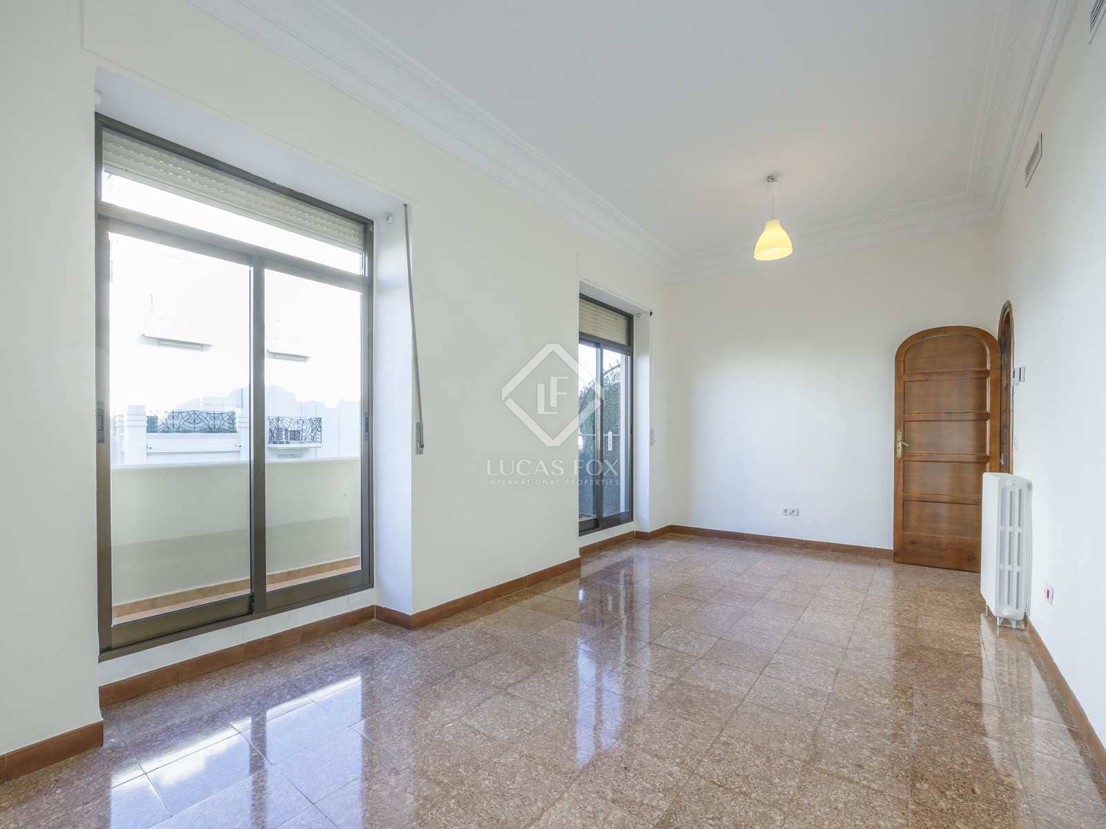 Appartement de 4 chambres à louer à Valence ville - 2 200 € (Ref: 7898758)