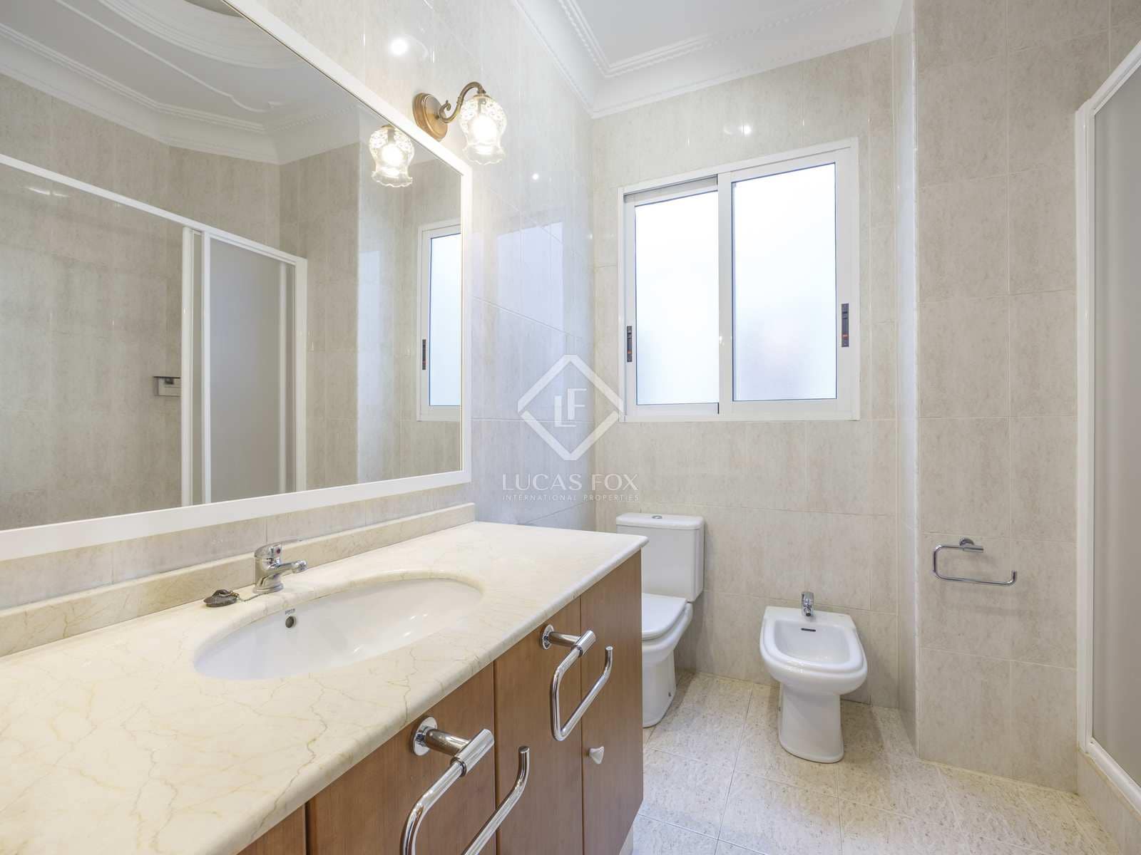 Appartement de 4 chambres à louer à Valence ville - 2 200 € (Ref: 7898758)