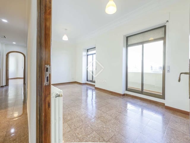 4 makuuhuone Huoneisto vuokrattavana paikassa Valencia kaupunki - 2 200 € (Ref: 7898758)