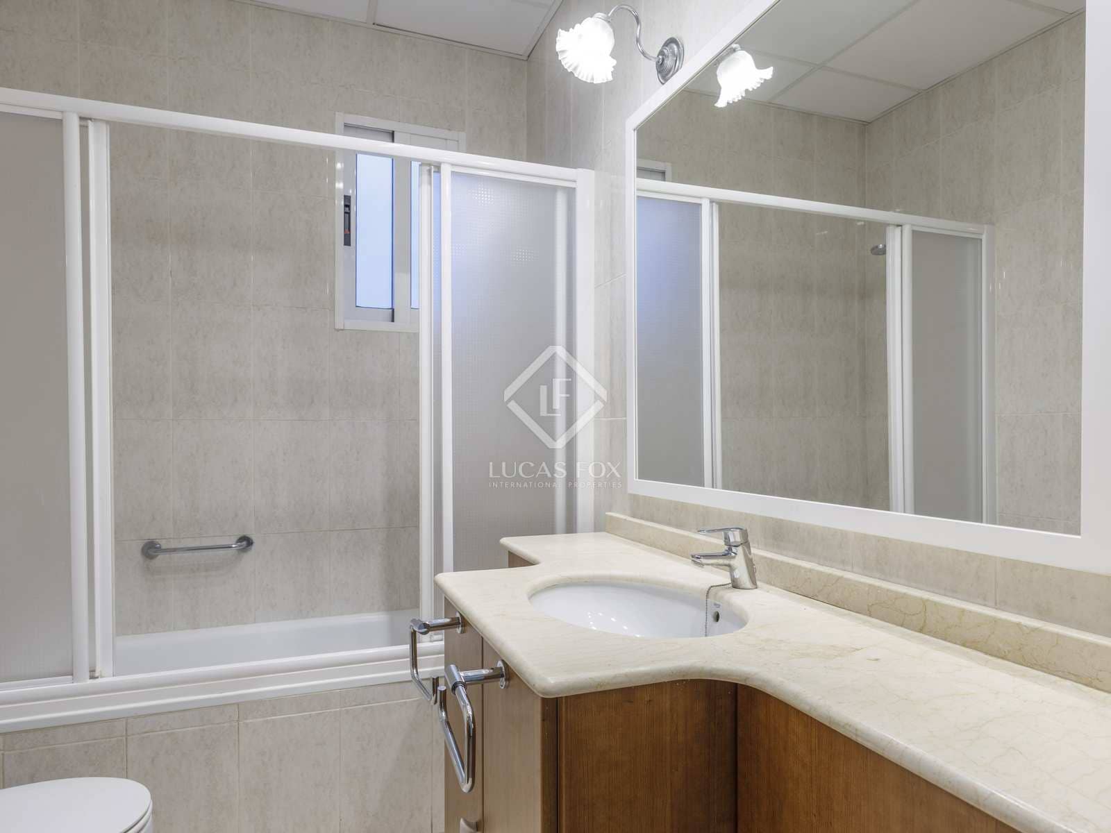Appartement de 4 chambres à louer à Valence ville - 2 200 € (Ref: 7898758)