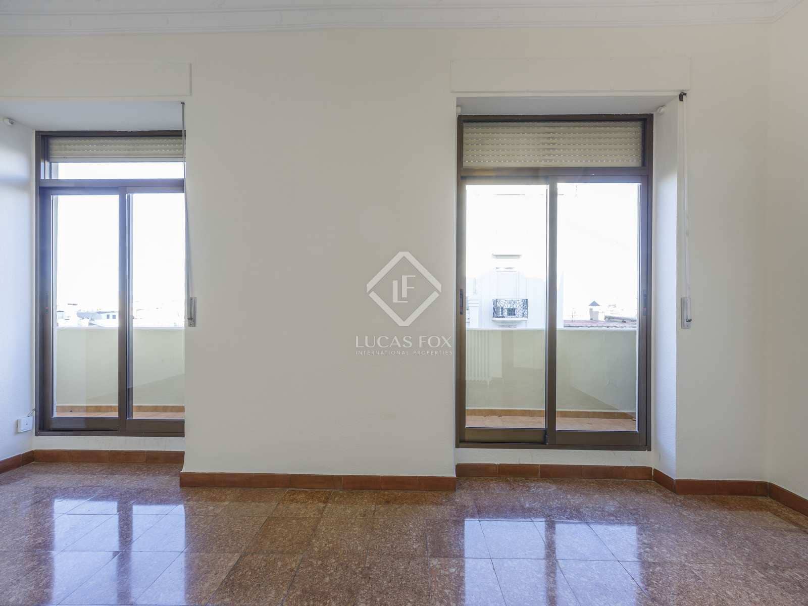 Appartement de 4 chambres à louer à Valence ville - 2 200 € (Ref: 7898758)
