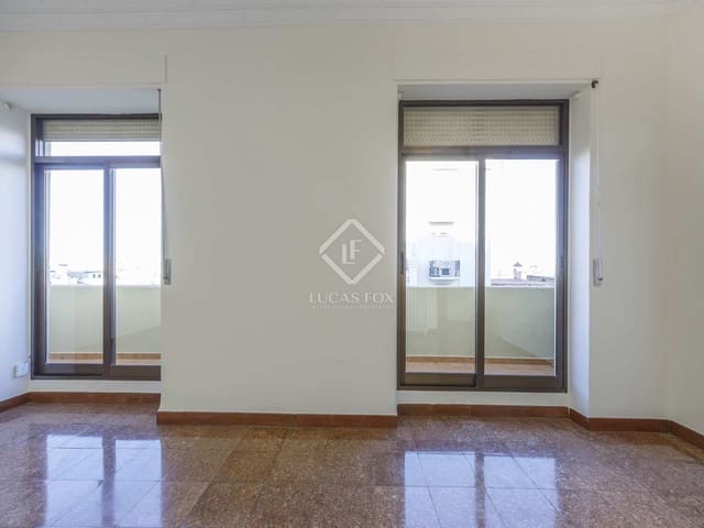 4 makuuhuone Huoneisto vuokrattavana paikassa Valencia kaupunki - 2 200 € (Ref: 7898758)