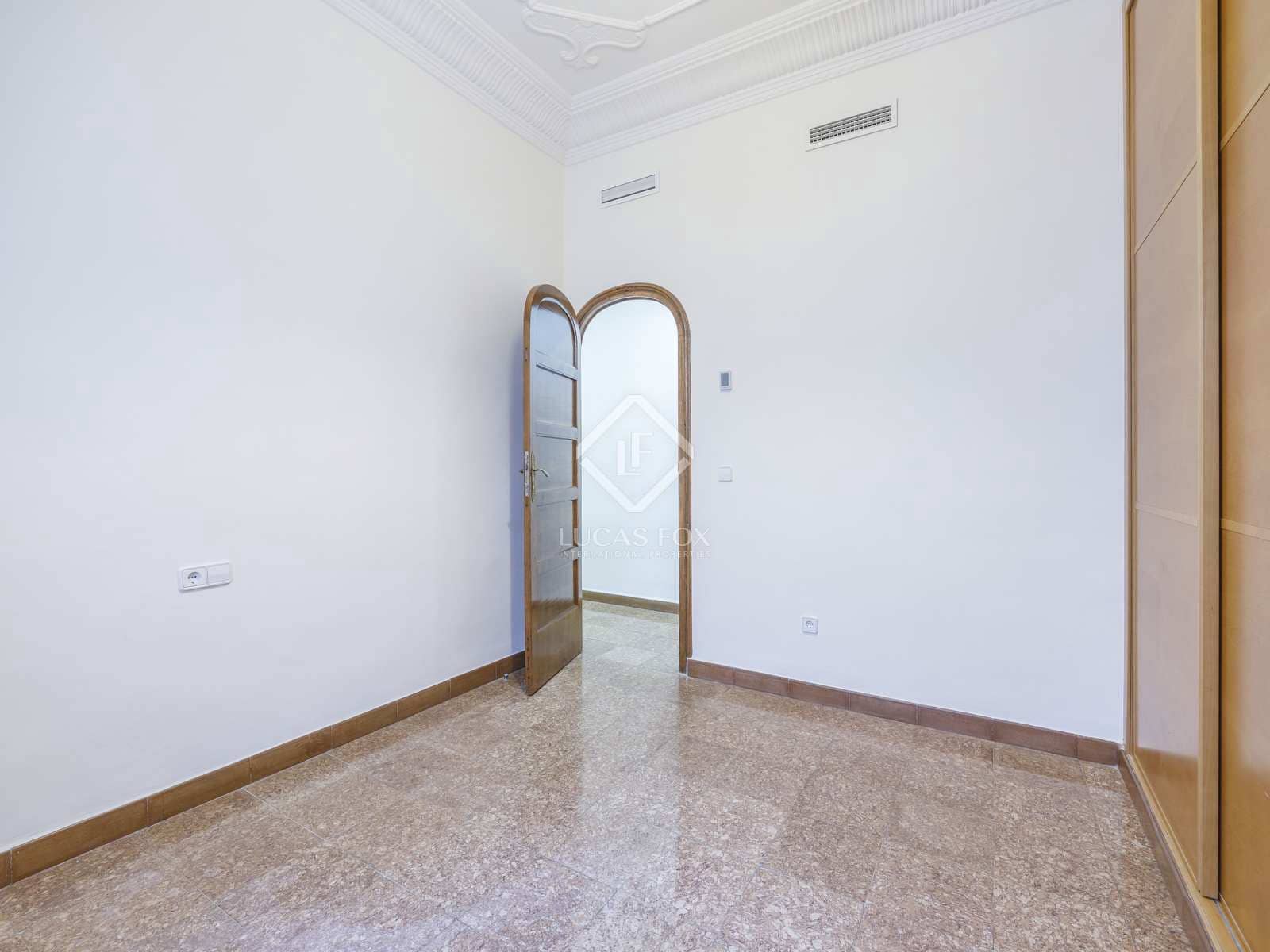 Appartement de 4 chambres à louer à Valence ville - 2 200 € (Ref: 7898758)