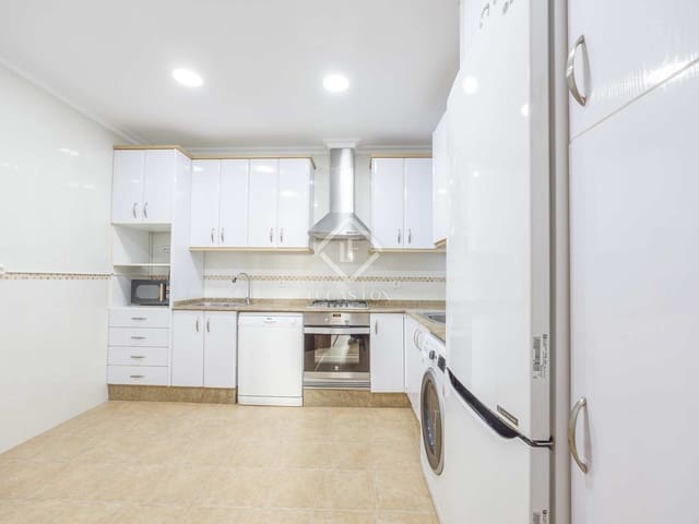 4 makuuhuone Huoneisto vuokrattavana paikassa Valencia kaupunki - 2 200 € (Ref: 7898758)