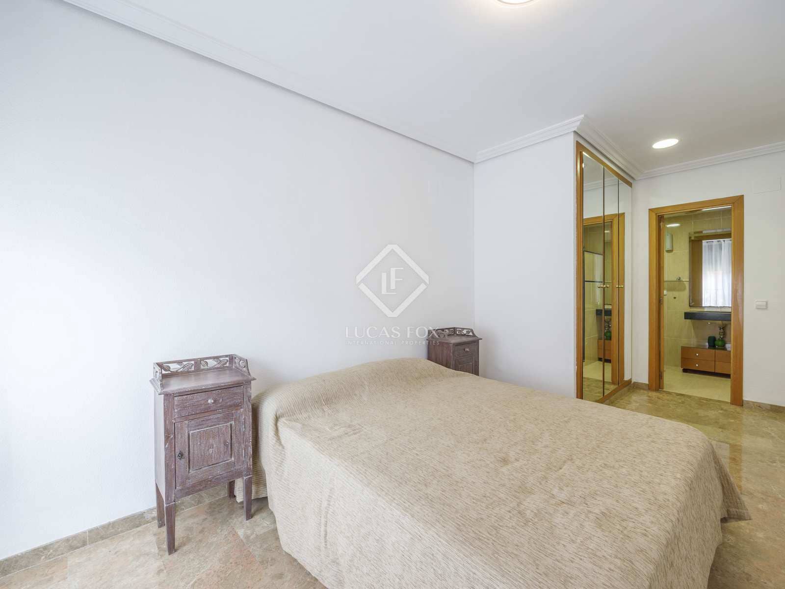 3 sypialnia Apartament do wynajęcia w Miasto Walencja z garażem - 1 700 € (Ref: 7899010)