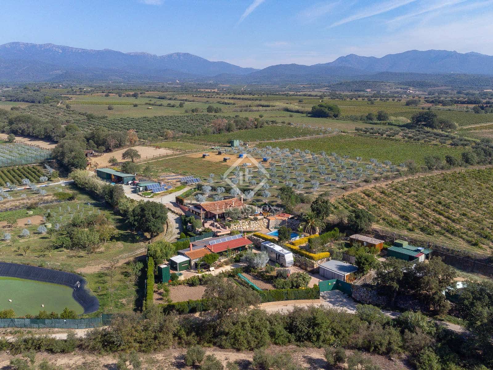 4 soveværelse Finca/Landehus til salg i Masarac med swimmingpool garage - € 975.000 (Ref: 7901465)