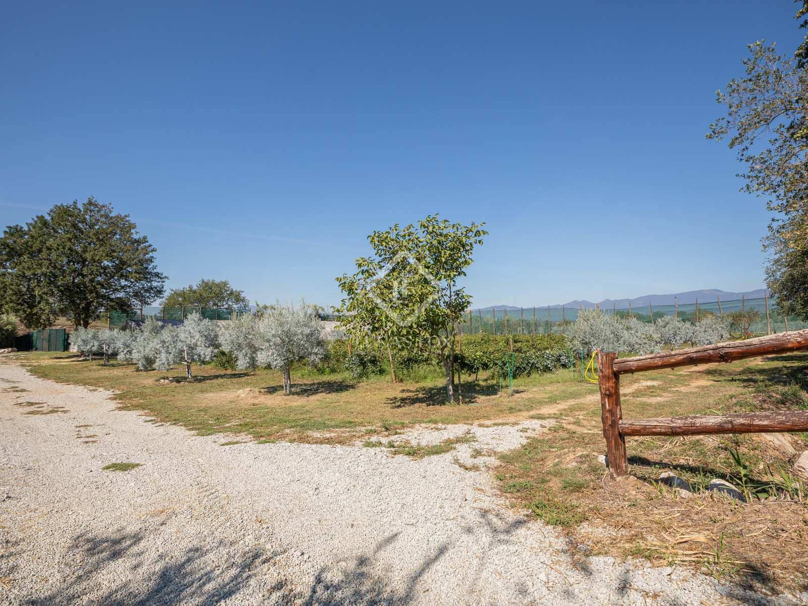 4 soveværelse Finca/Landehus til salg i Masarac med swimmingpool garage - € 975.000 (Ref: 7901465)