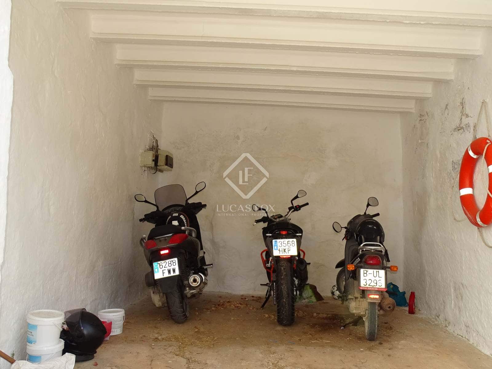 6 soveværelse Finca/Landehus til salg i Ciutadella de Menorca med swimmingpool garage - € 1.100.000 (Ref: 7901475)